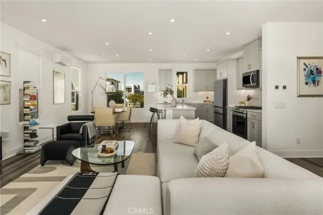 $1,750,000 | 201 Lynx, Irvine, CA 92606