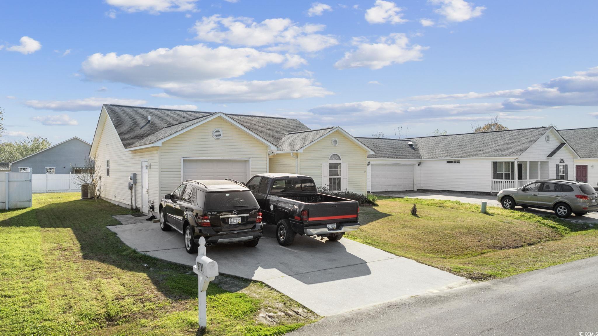9781 Conifer Lane Murrells Inlet, SC 29576 - Photo 3 of 38 Gallery Image 3