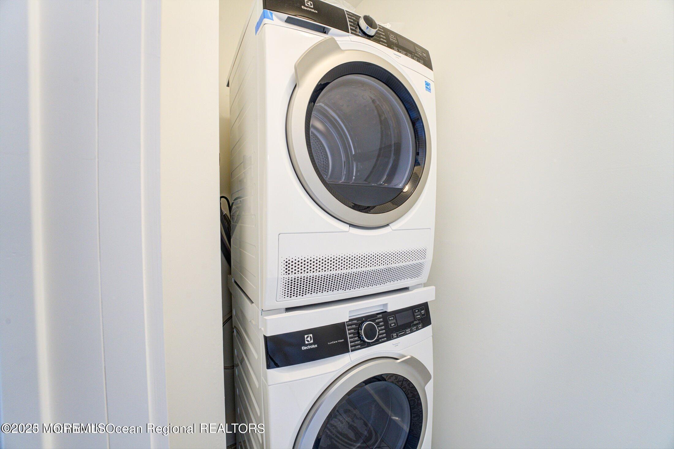 54 Main Street, Unit 2 Keyport, NJ 07735 - Photo 7 of 25 a close up view of a washer and dryer