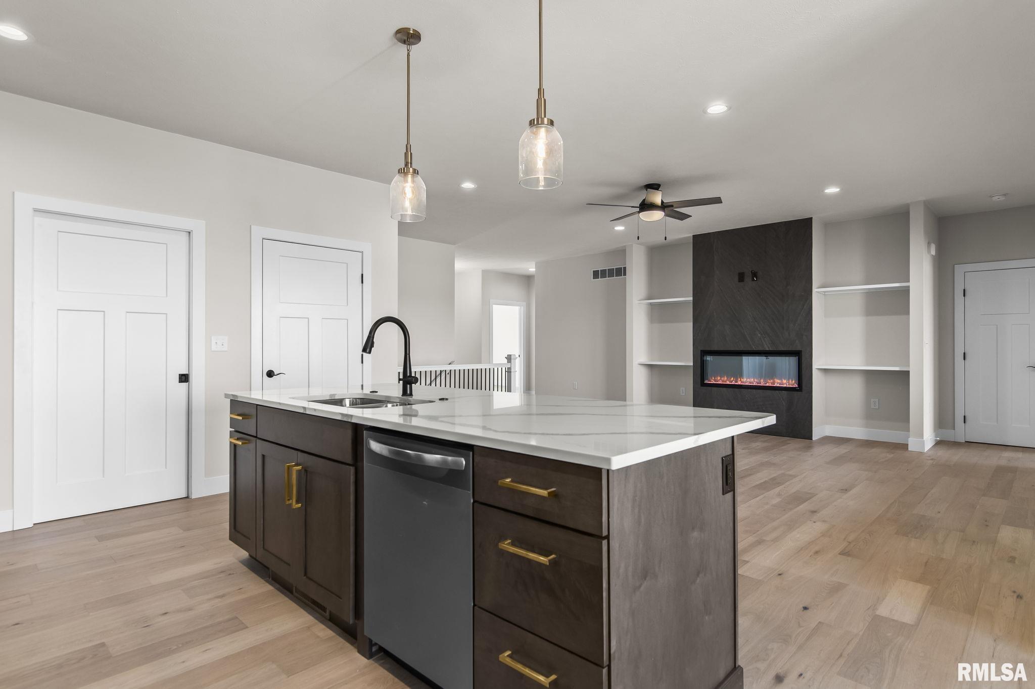 5305 Verdant Lane Springfield, IL 62711 - Photo 5 of 33