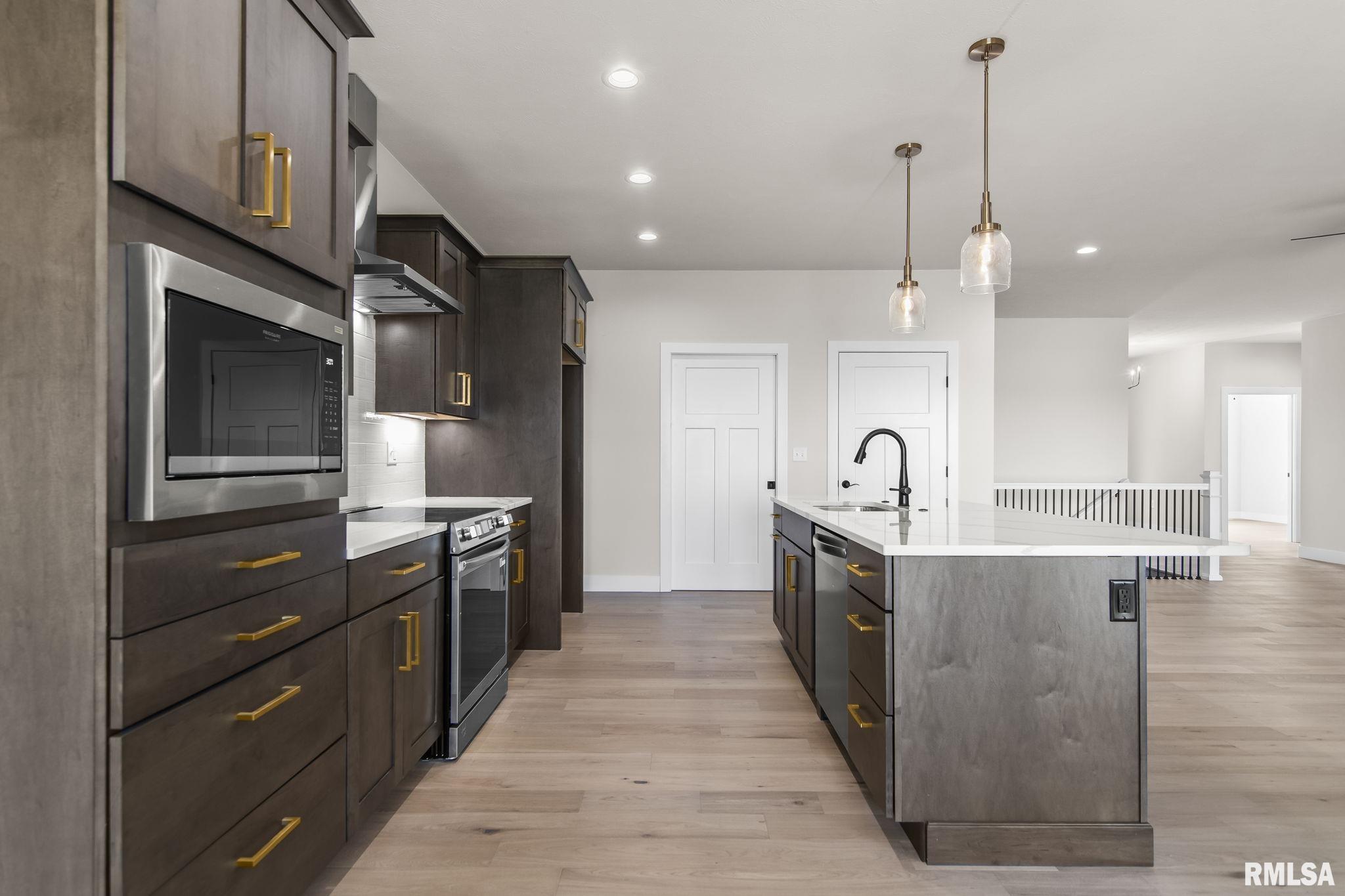 5305 Verdant Lane Springfield, IL 62711 - Photo 7 of 33