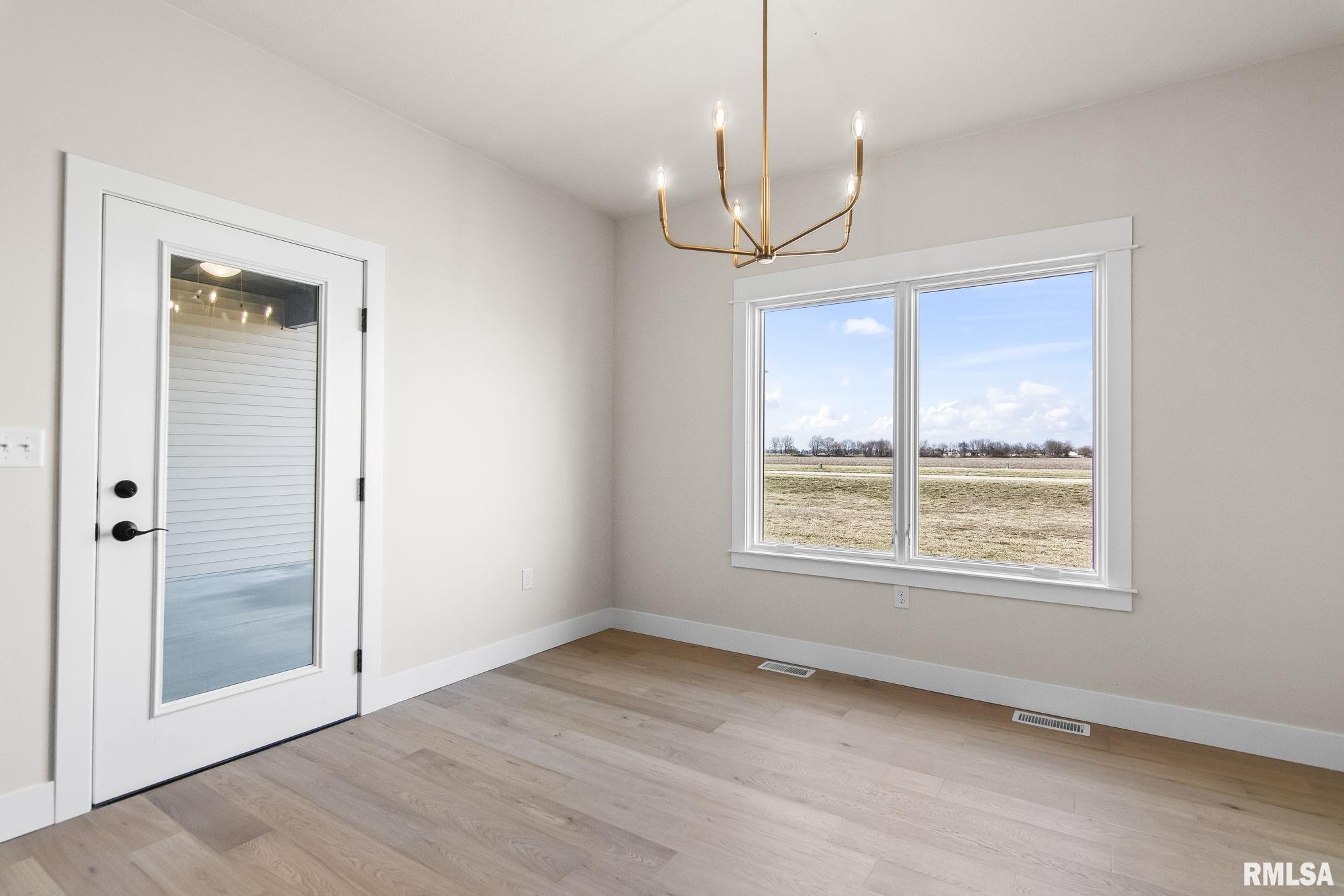 5305 Verdant Lane Springfield, IL 62711 - Photo 8 of 33