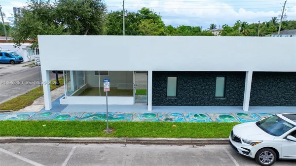 $10,000 | 601 South 21st Avenue, Hollywood, FL 33020