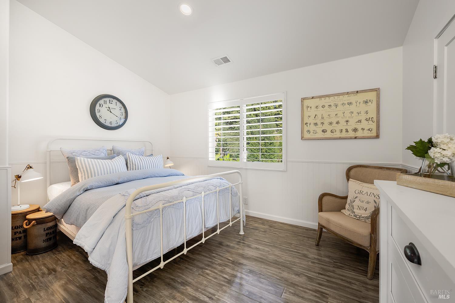 16530 Laughlin Road Guerneville, CA 95446 - Photo 35 of 57 Upstairs bedroom has an ensuite full bathroom