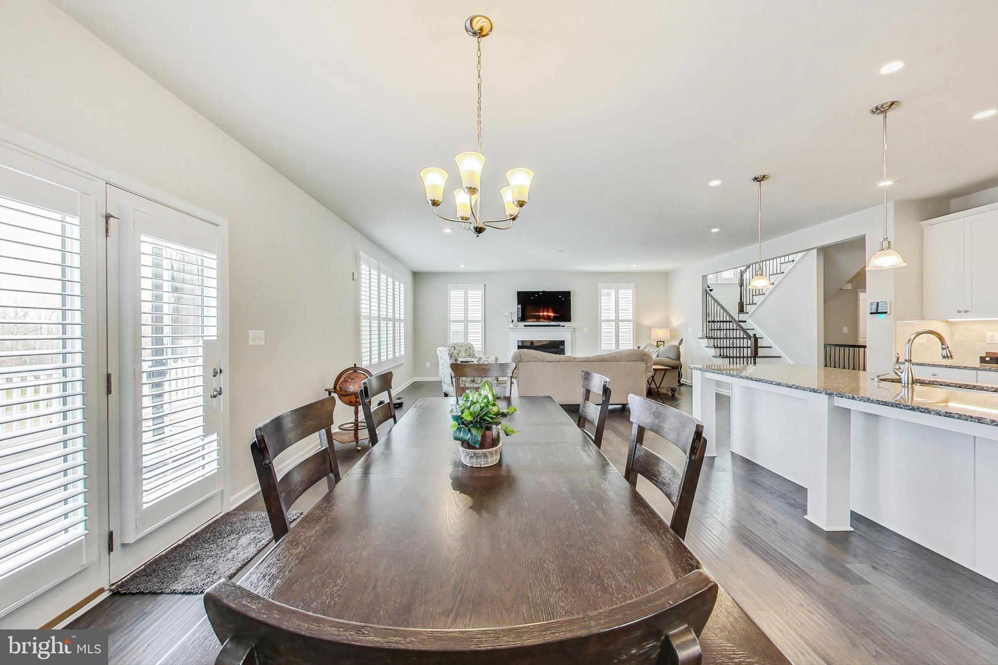 4513 Cotswold Manor Loop Woodbridge, VA 22192 - Photo 14 of 73 DR with atrium door to deck