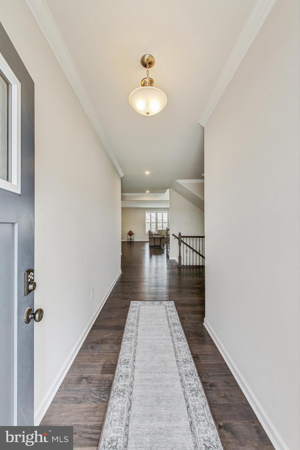 4513 Cotswold Manor Loop Woodbridge, VA 22192 - Photo 6 of 73 Foyer w/ wide landing for offset stairwell
