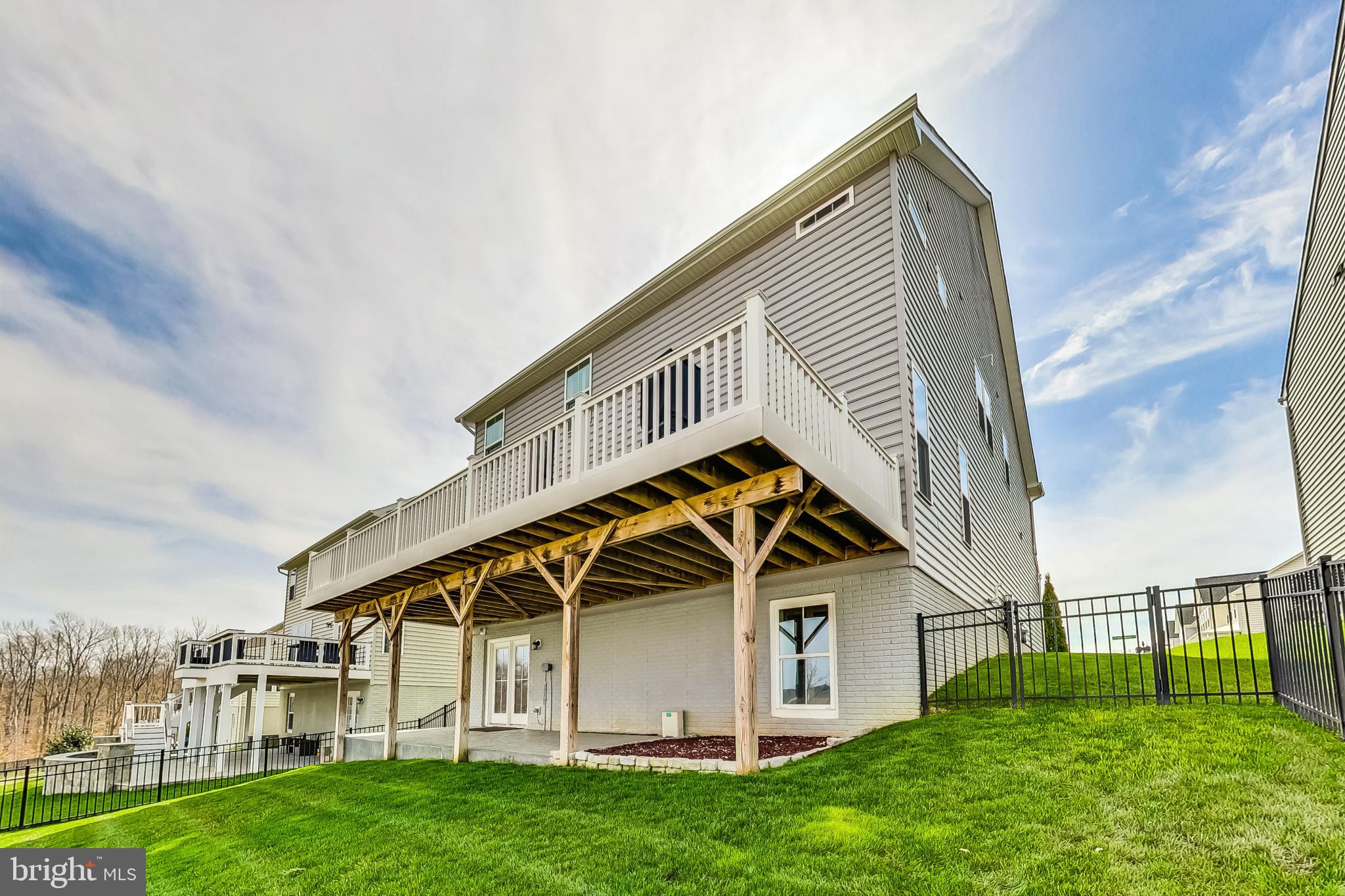 4513 Cotswold Manor Loop Woodbridge, VA 22192 - Photo 64 of 73 No house directly in front of, or behind, this one