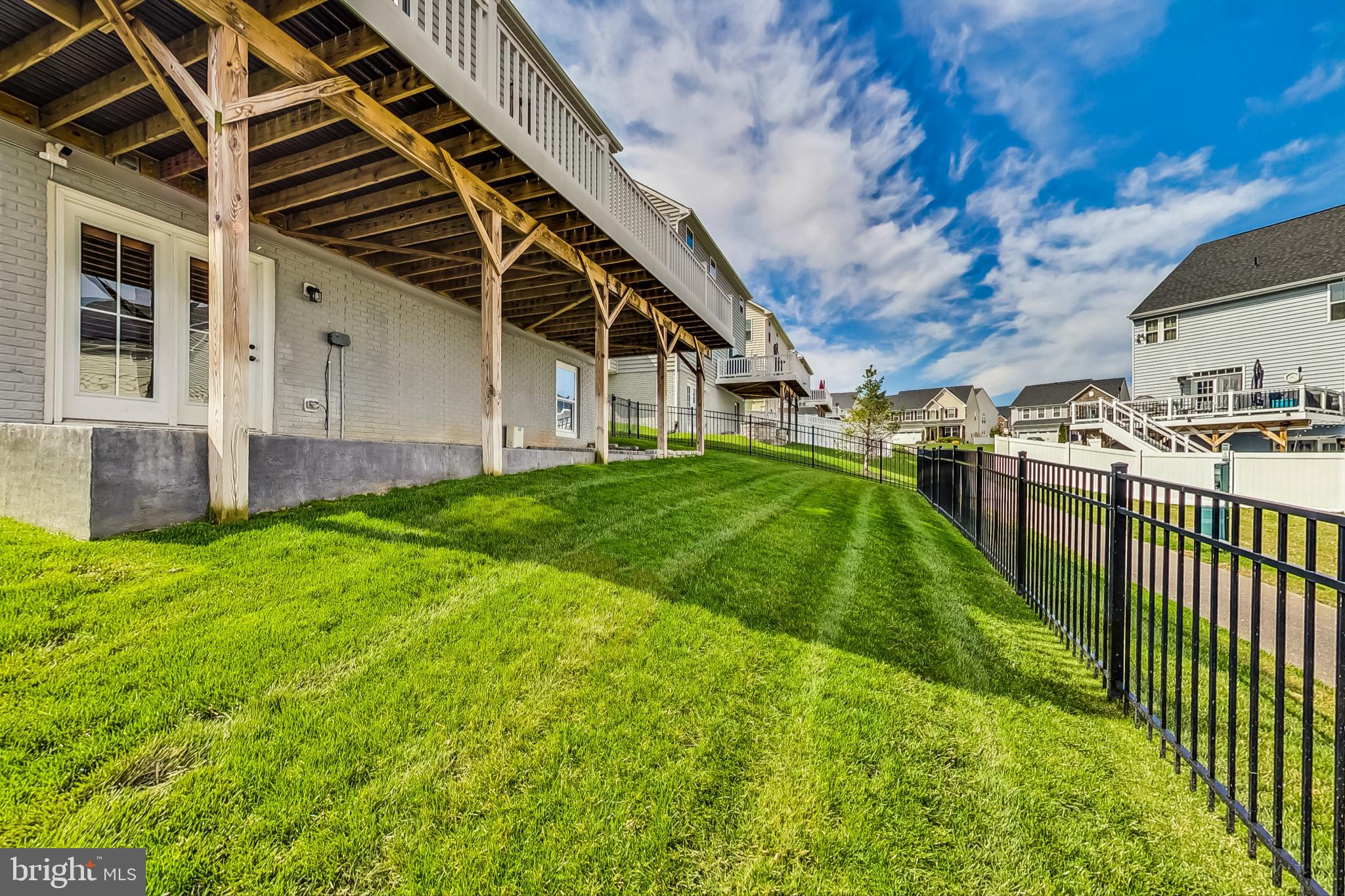 4513 Cotswold Manor Loop Woodbridge, VA 22192 - Photo 71 of 73 Ornamental aluminum fence encloses backyard