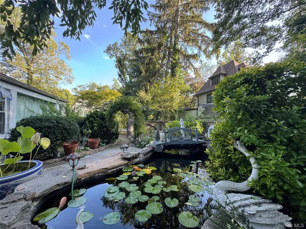$1,756,000 | 16 Ascot Ridge, Great Neck, NY 11021