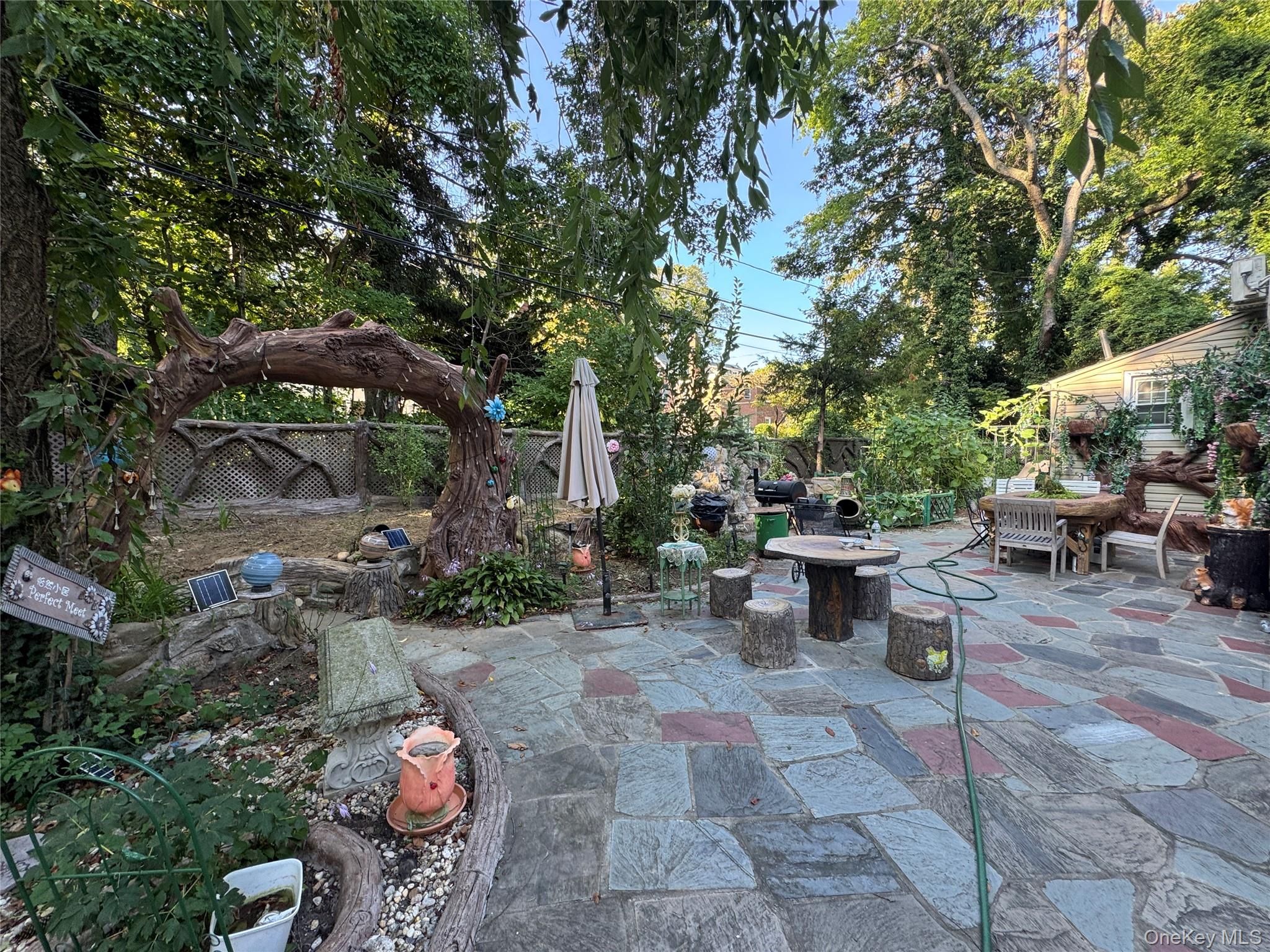 16 Ascot Ridge Great Neck, NY 11021 - Photo 6 of 23 View of patio / terrace