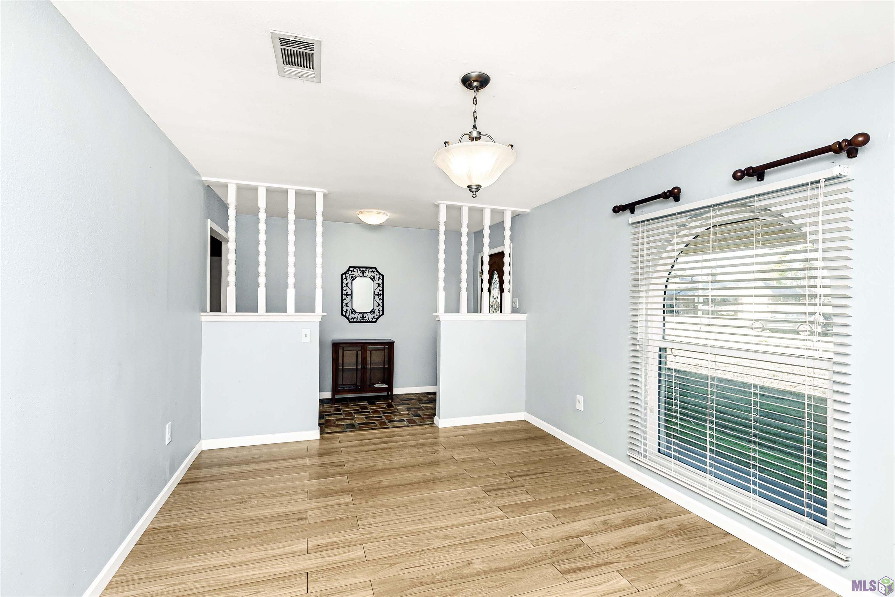 10554 Big Bend Avenue Baton Rouge, LA 70814 - Photo 3 of 11 Dining Room