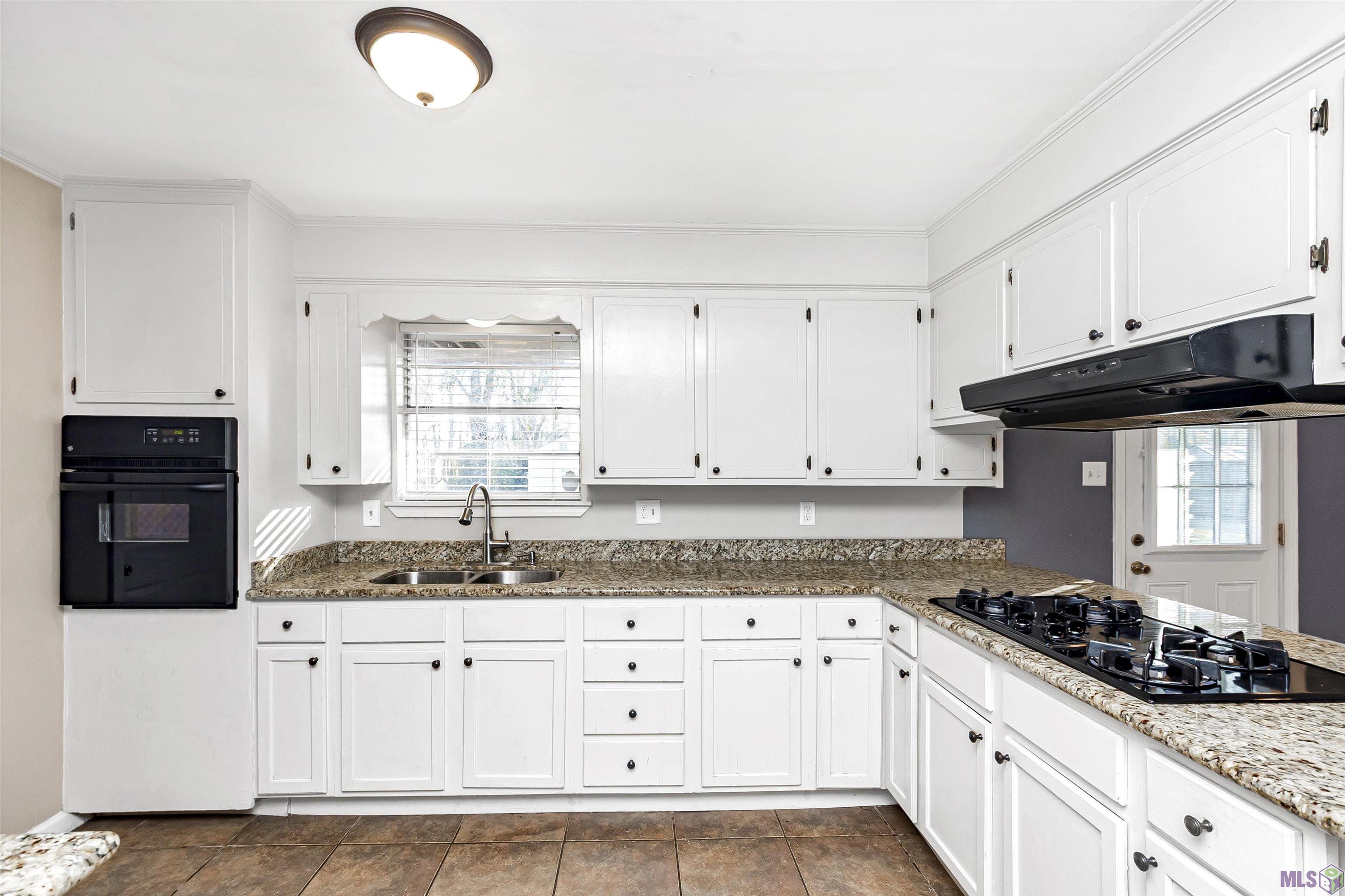 10554 Big Bend Avenue Baton Rouge, LA 70814 - Photo 4 of 11 Kitchen