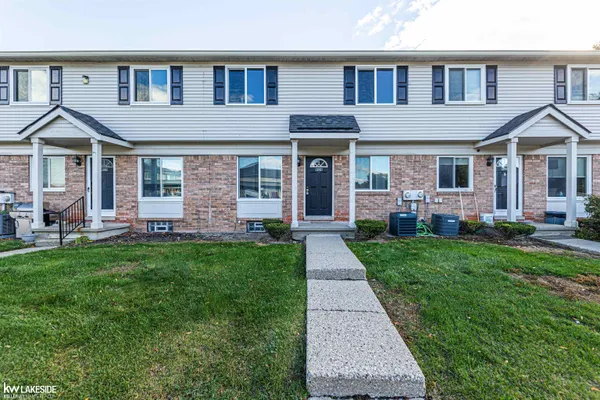 $1,400 | 2012 Orchard Crest Street, Utica, MI 48317