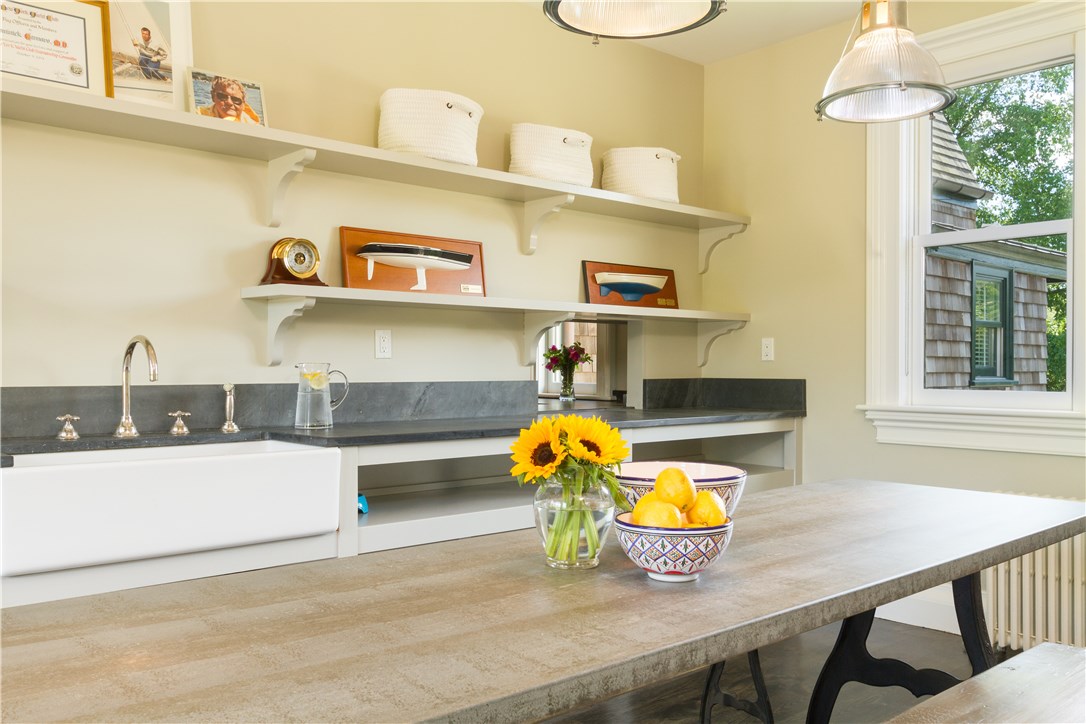 601 Beavertail Road Jamestown, RI 02835 - Photo 16 of 44