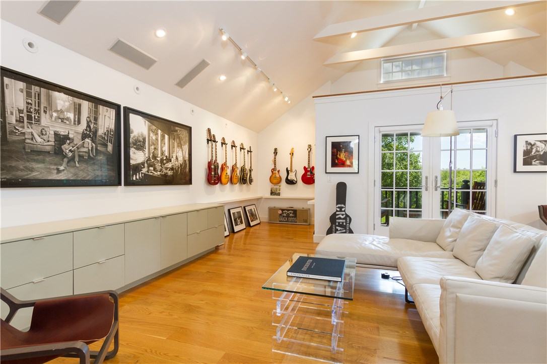 601 Beavertail Road Jamestown, RI 02835 - Photo 32 of 44 Delightful light-filled space makes for a wonderful studio/office