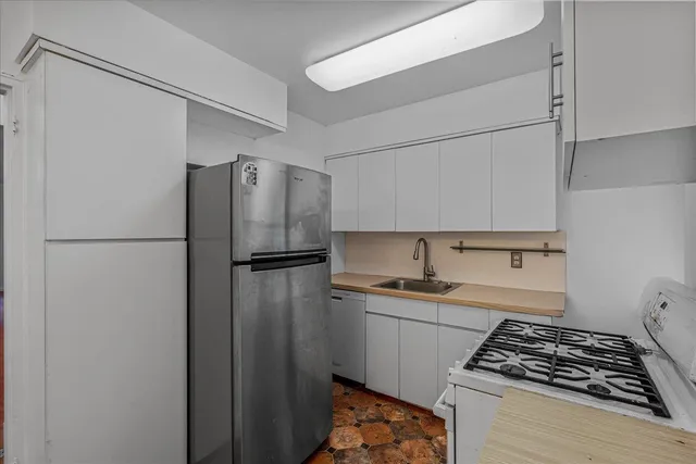 $210,000 | 144-55 Melbourne Avenue, Unit 2F | Kew Gardens Hills