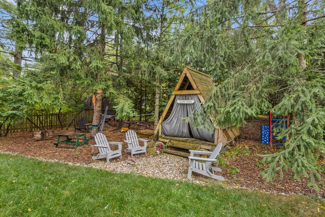 a black and white photo of a floor plan