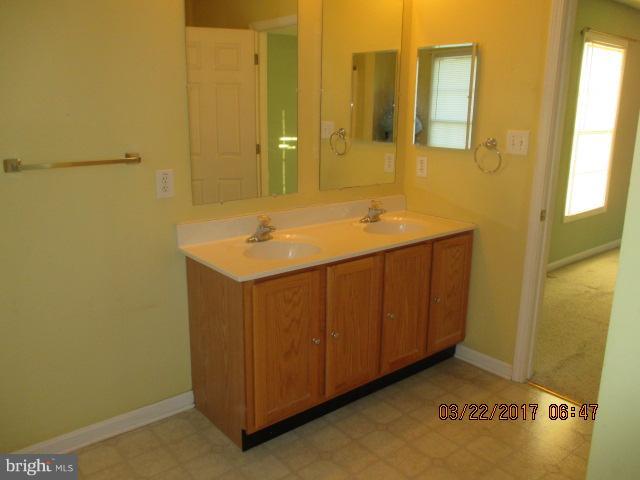 14226 Fairview Road Clear Spring, MD 21722 - Photo 14 of 17 Bath