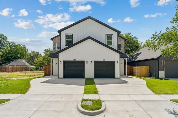 $690,000 | 132 Cottonwood Street, Fort Worth, TX 76111
