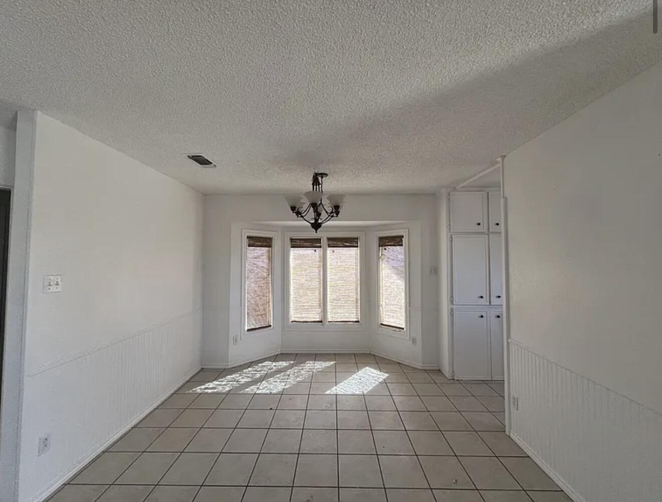 5607 87th Place Lubbock, TX 79424 - Photo 3 of 17 IMG_1899
