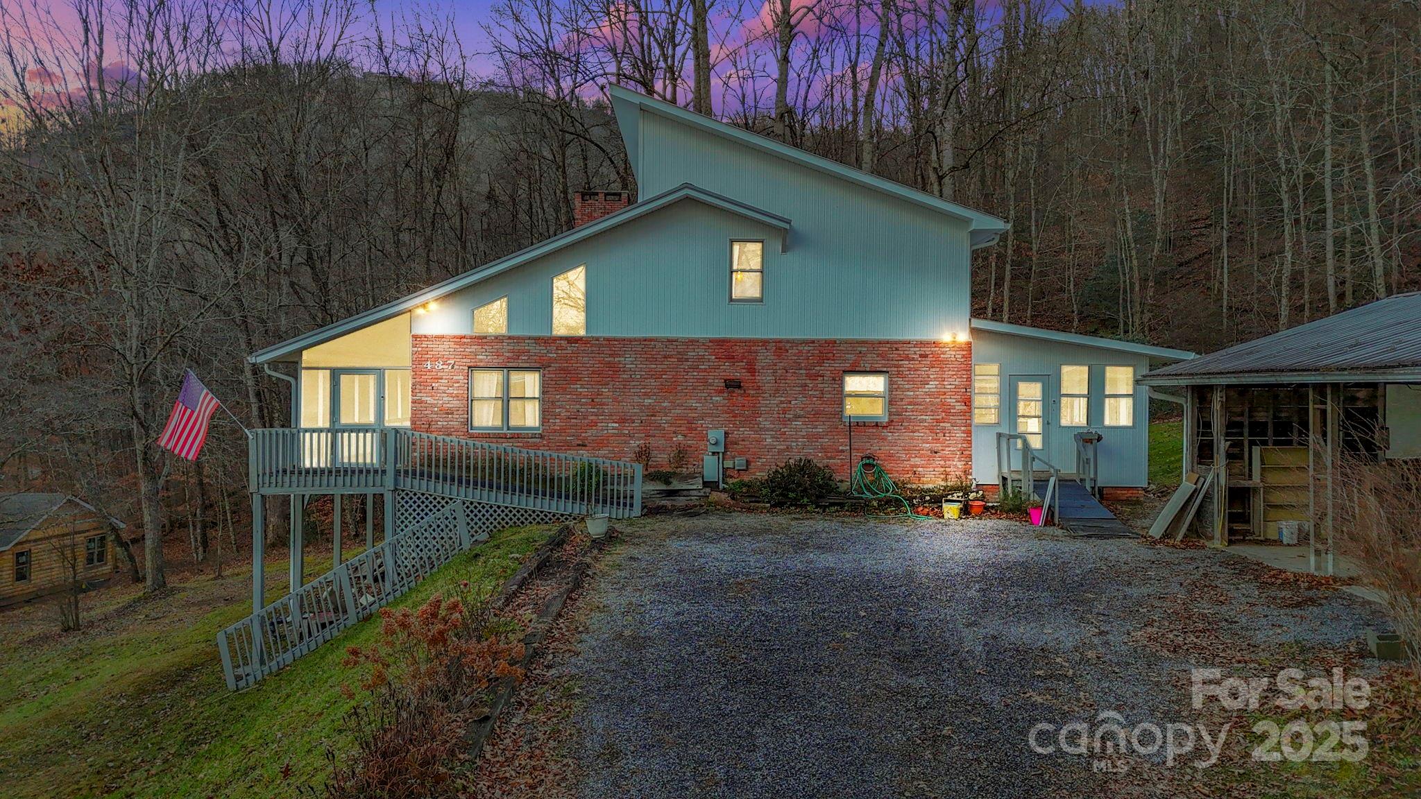 487 Julia Lane Maggie Valley, NC 28751 - Photo 2 of 33