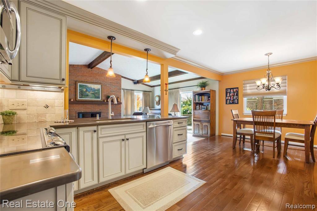 862 Dunedin Drive Rochester Hills, MI 48309 - Photo 12 of 26