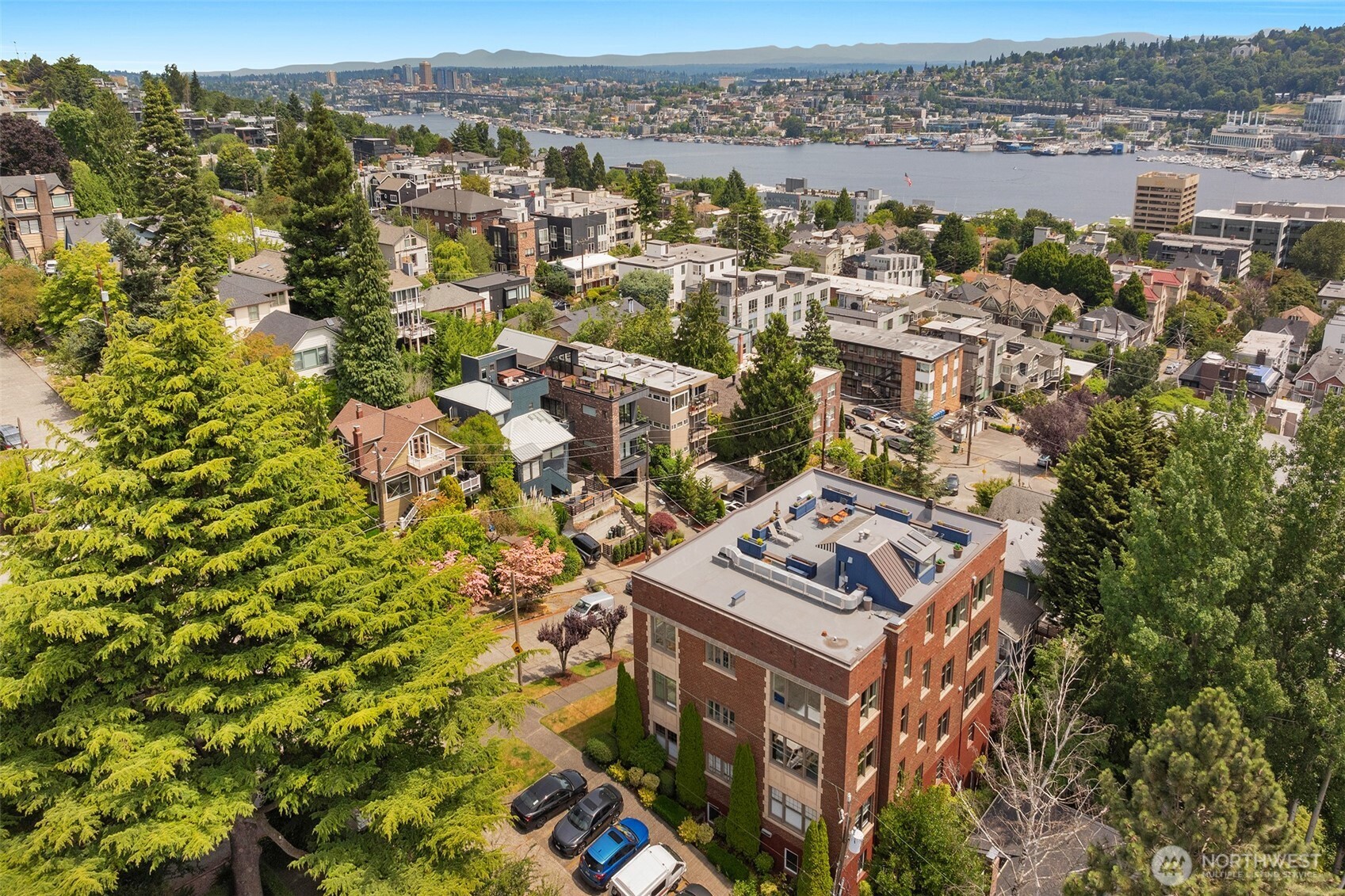 405 Prospect Street, Unit 102 Seattle, WA 98109 - Photo 2 of 40