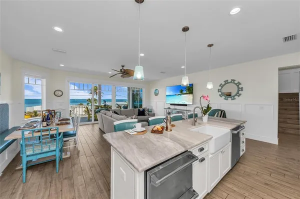 $4,795,000 | 303 South Bay Boulevard, Anna Maria, FL 34216