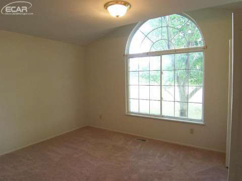 5064 Elms Road Flushing, MI 48433 - Photo 14 of 28 20441971-13.JPG