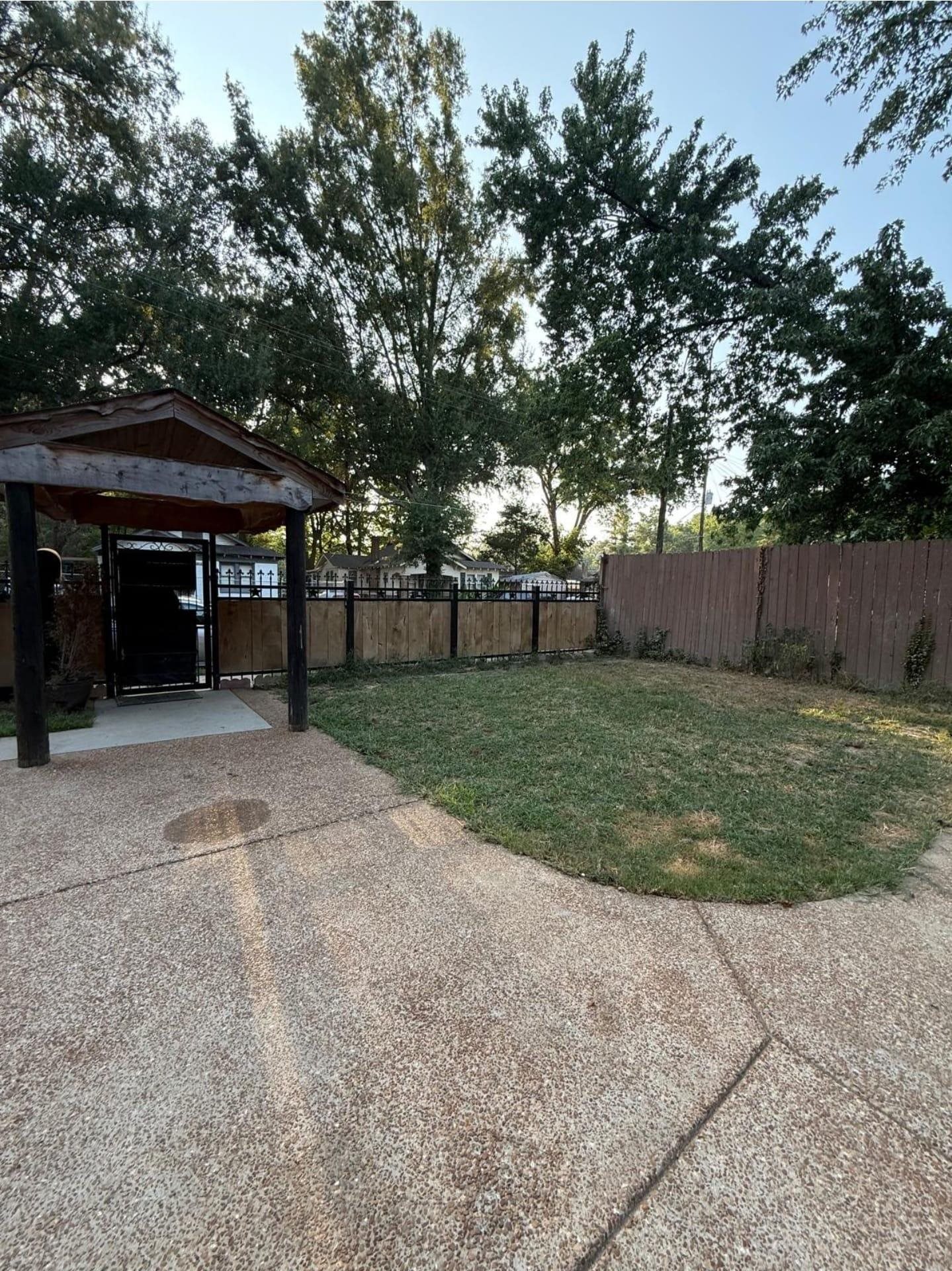 712 Sevier Street Memphis, TN 38122 - Photo 12 of 13 a view of a backyard