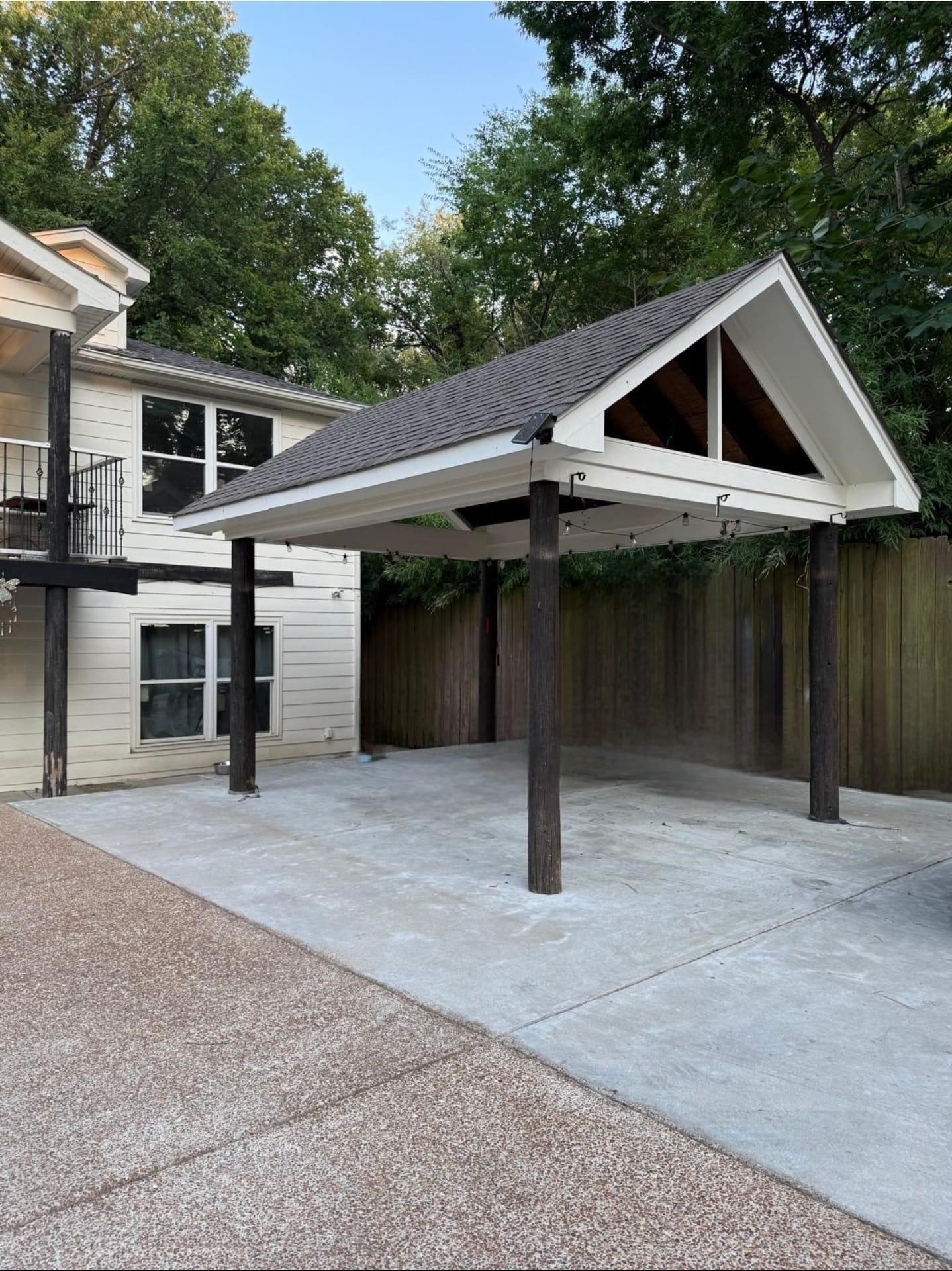 712 Sevier Street Memphis, TN 38122 - Photo 3 of 13 a front view of a house with yard