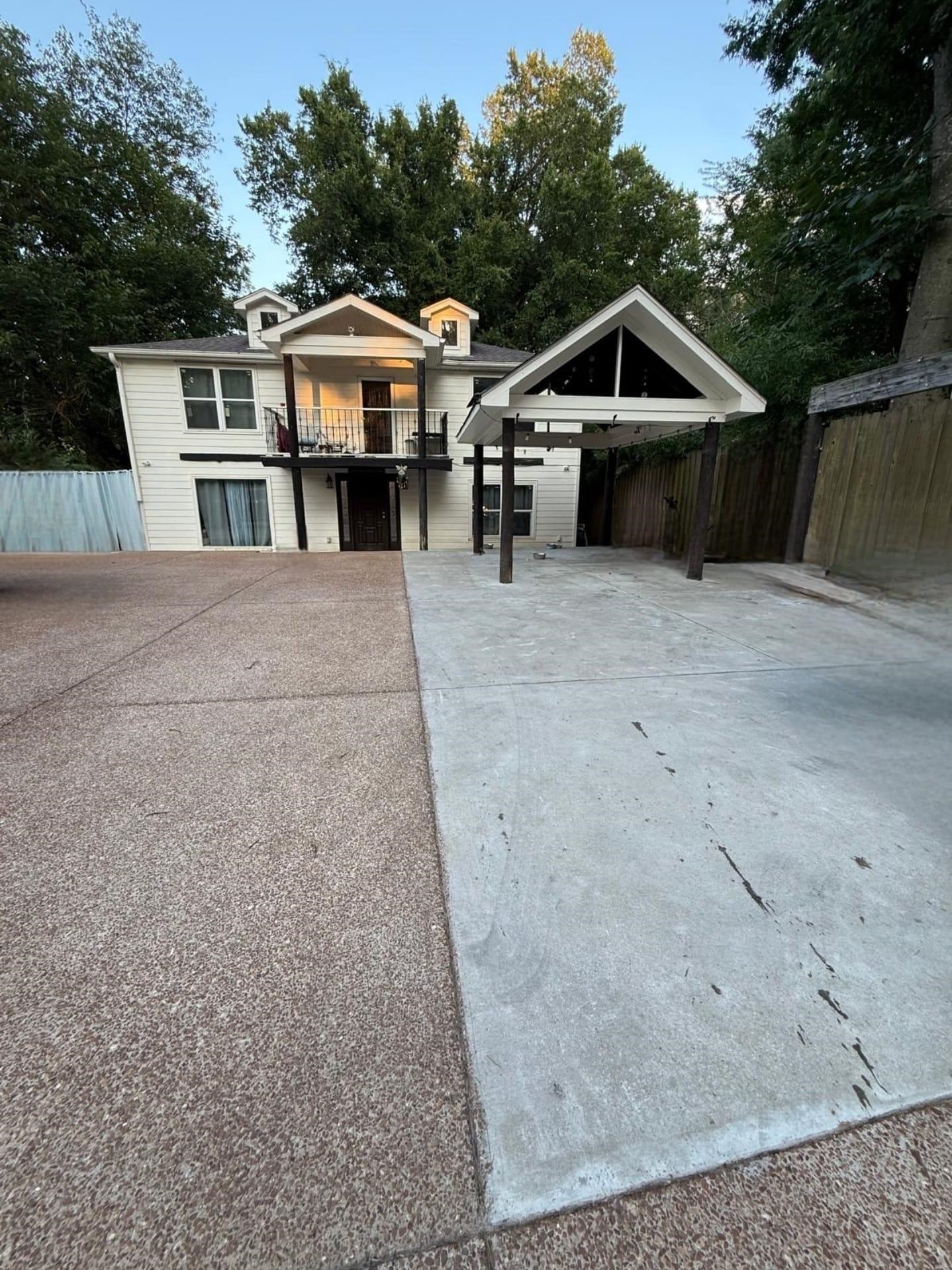 712 Sevier Street Memphis, TN 38122 - Photo 4 of 13 a front view of a house with parking