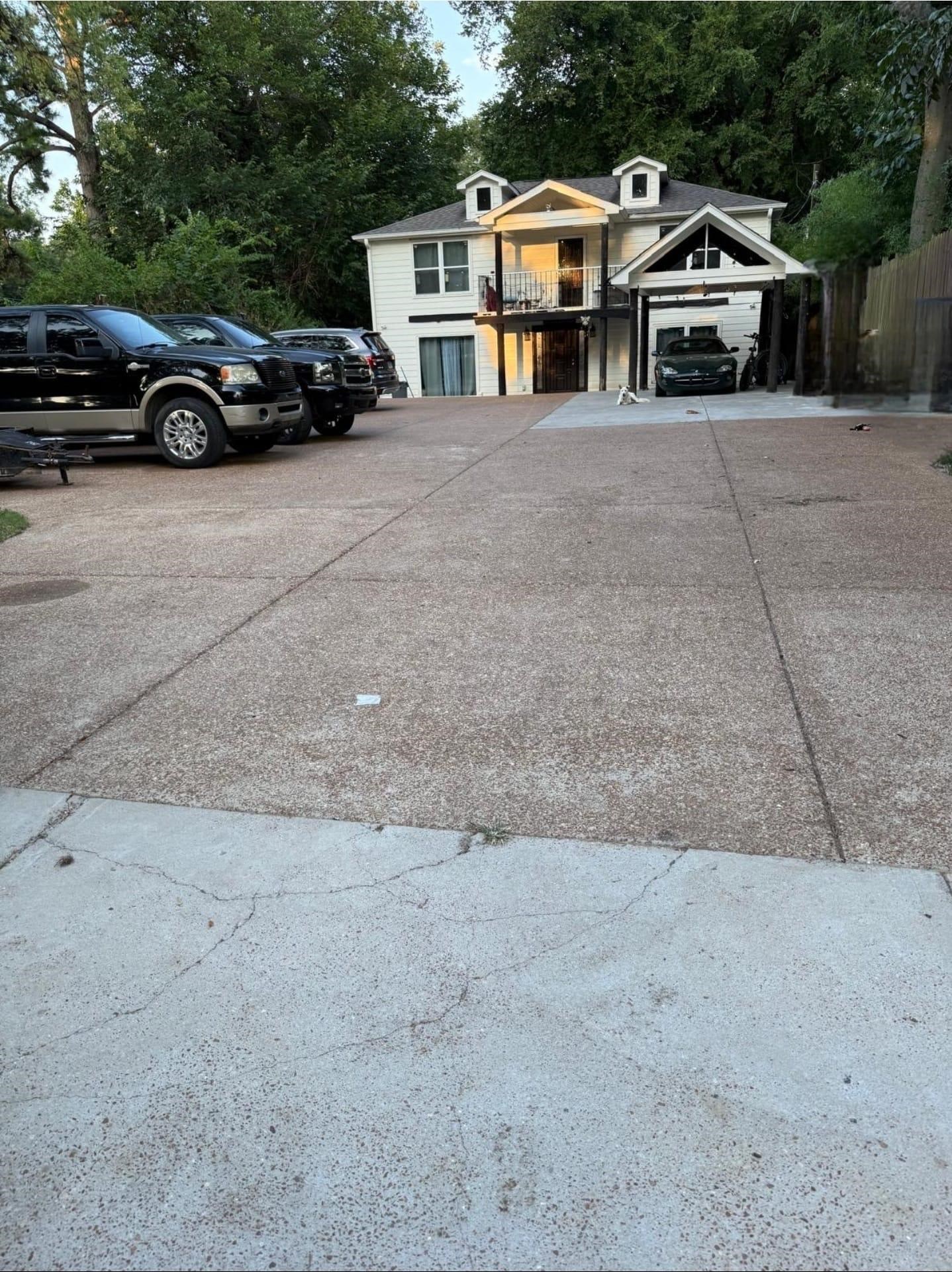 712 Sevier Street Memphis, TN 38122 - Photo 5 of 13 a car parked in front of a house