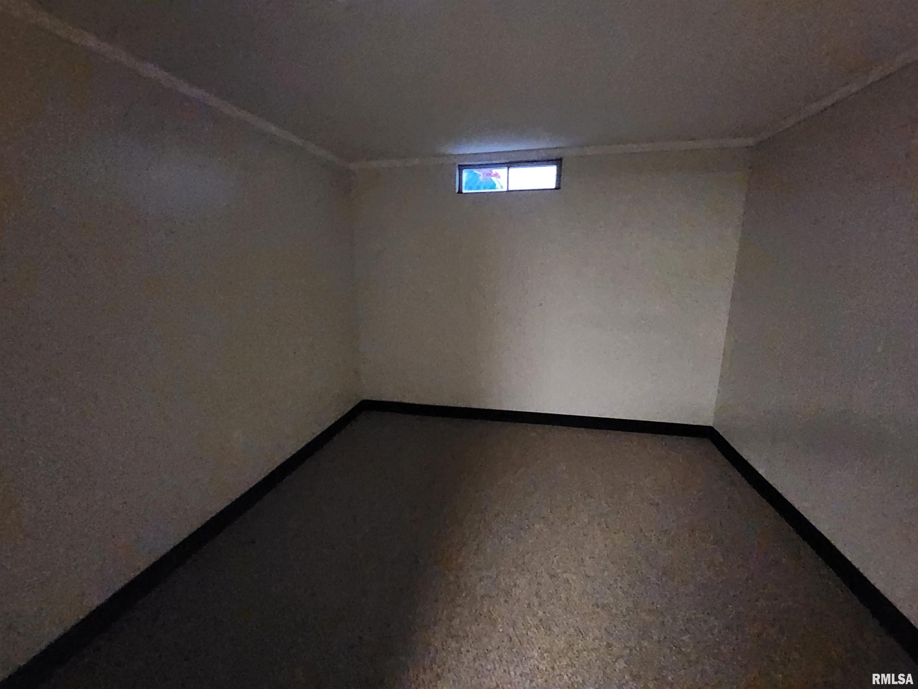 2521 Somerton Road Springfield, IL 62702 - Photo 23 of 31