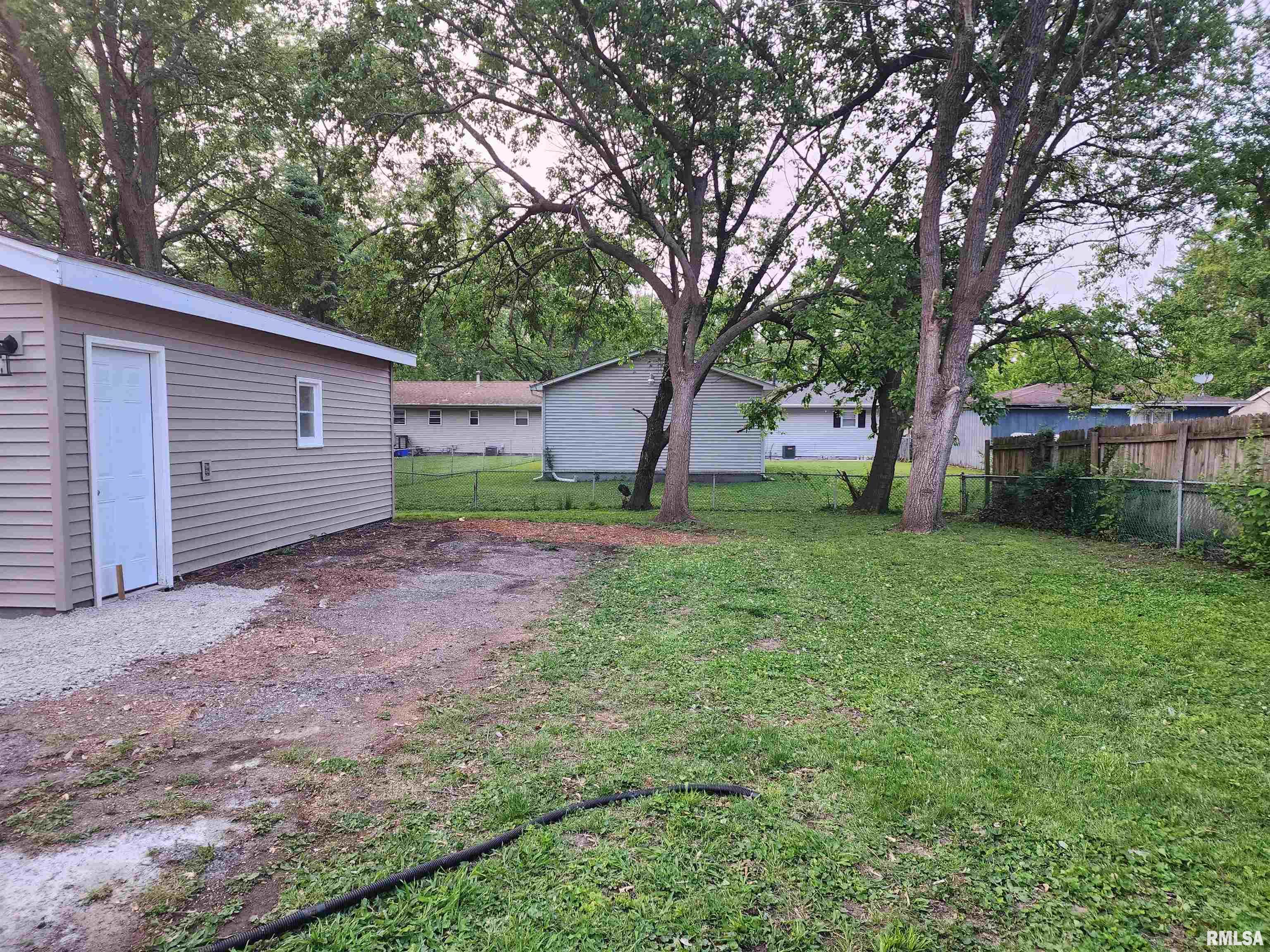 2521 Somerton Road Springfield, IL 62702 - Photo 30 of 31