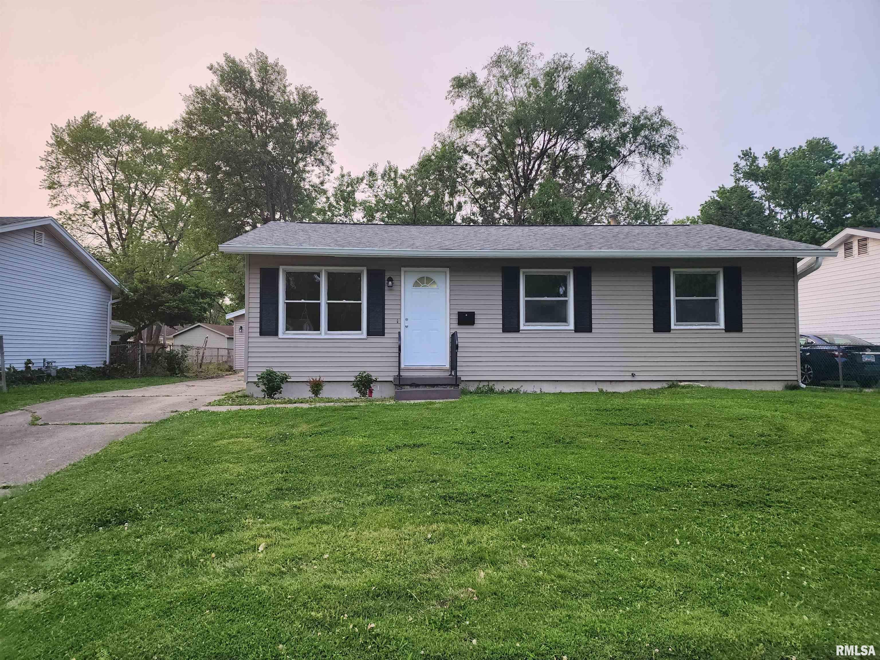 2521 Somerton Road Springfield, IL 62702 - Photo 3 of 31