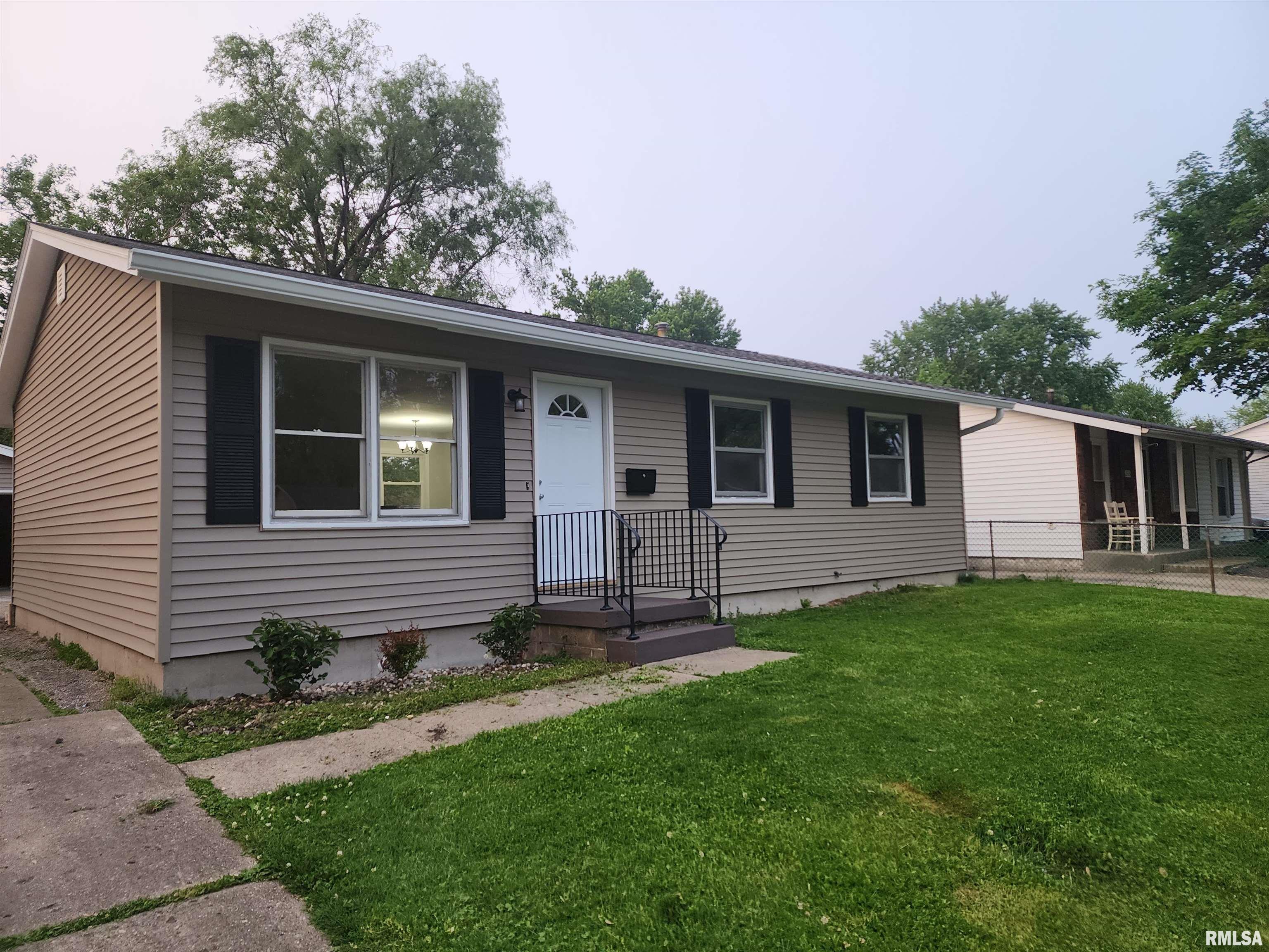 2521 Somerton Road Springfield, IL 62702 - Photo 4 of 31