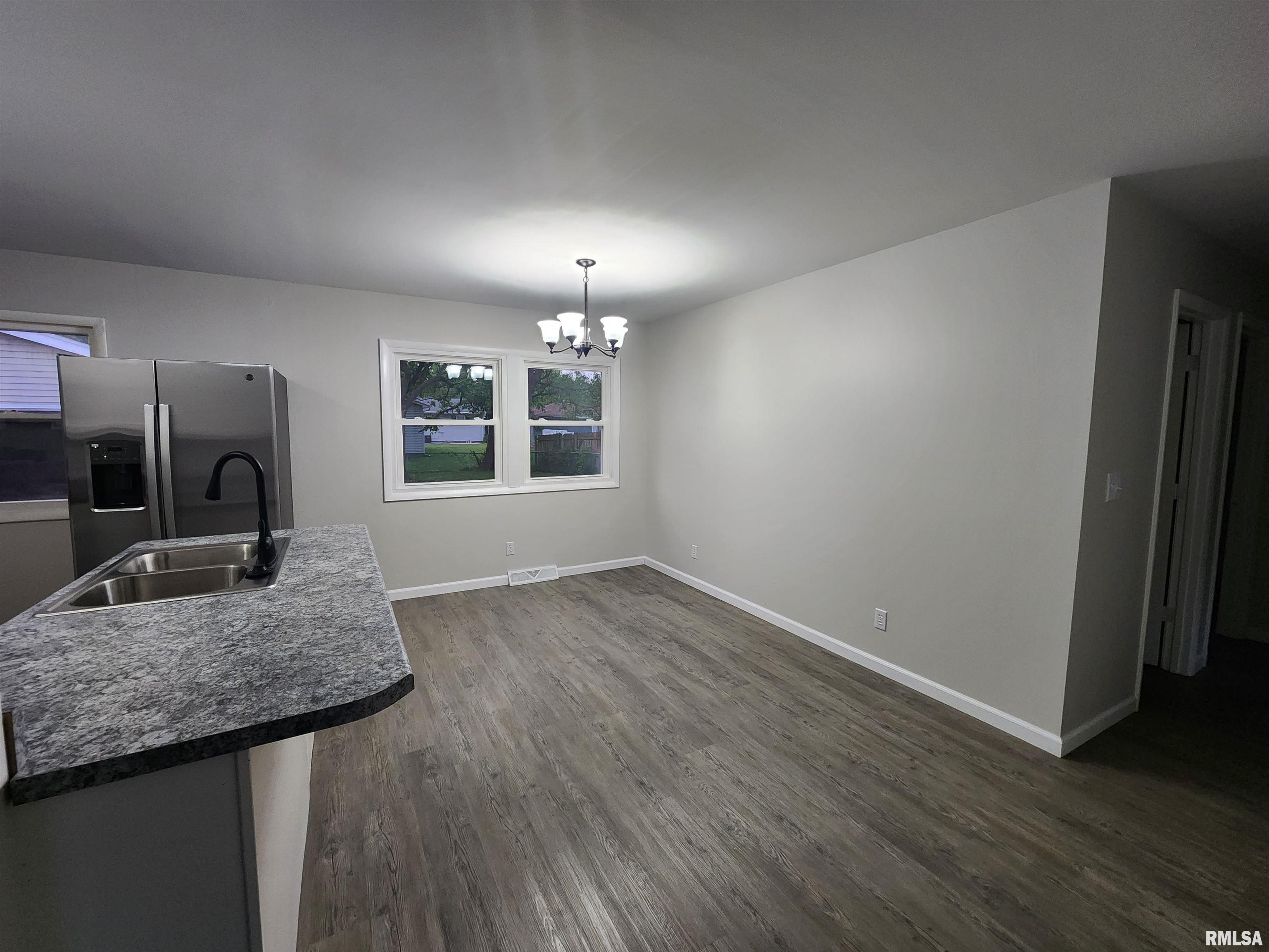 2521 Somerton Road Springfield, IL 62702 - Photo 9 of 31