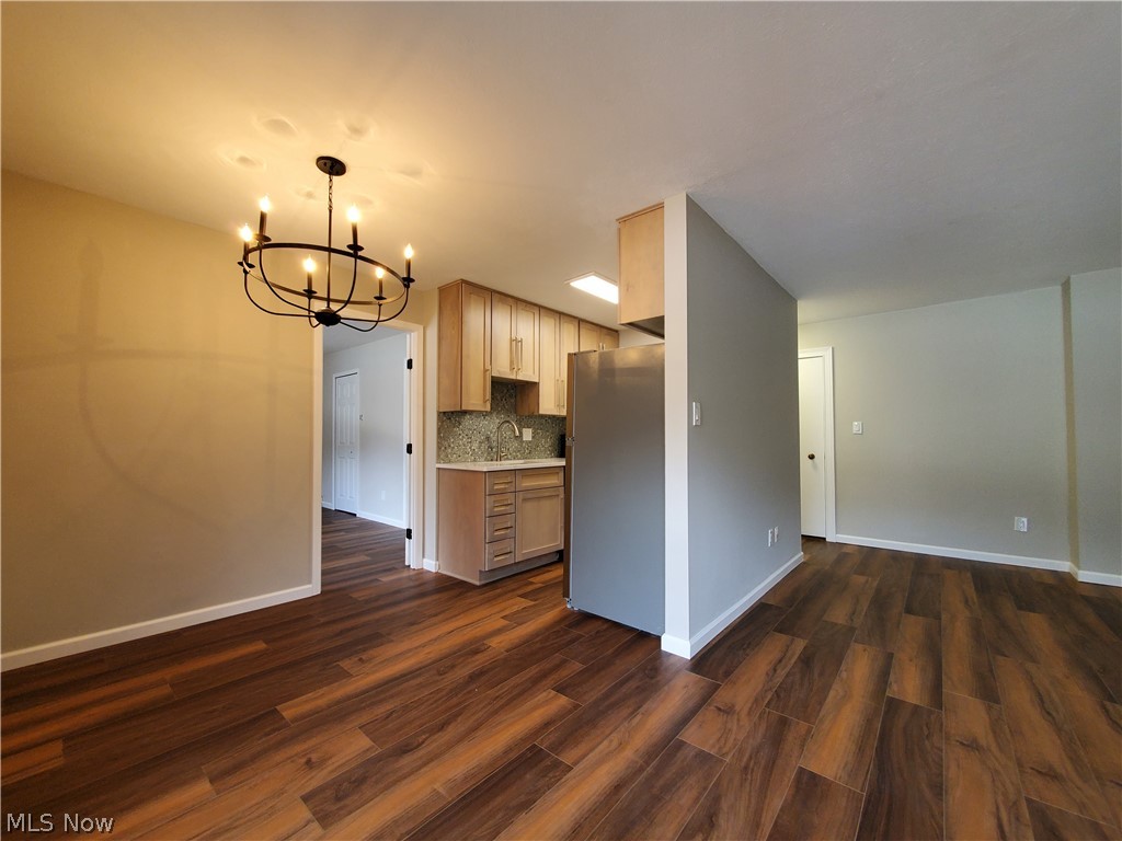 315 Solon Road, Unit 309 Chagrin Falls, OH 44022 - Photo 5 of 37 Dining area & Kitchen