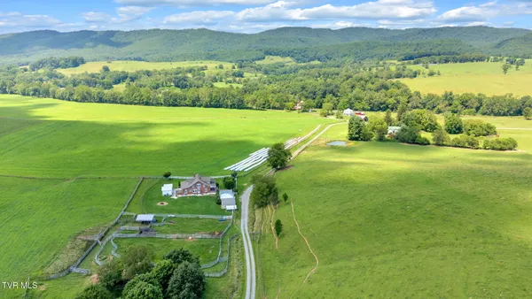 $289,999 | 788 Teas Road, Sugar Grove, VA 24375