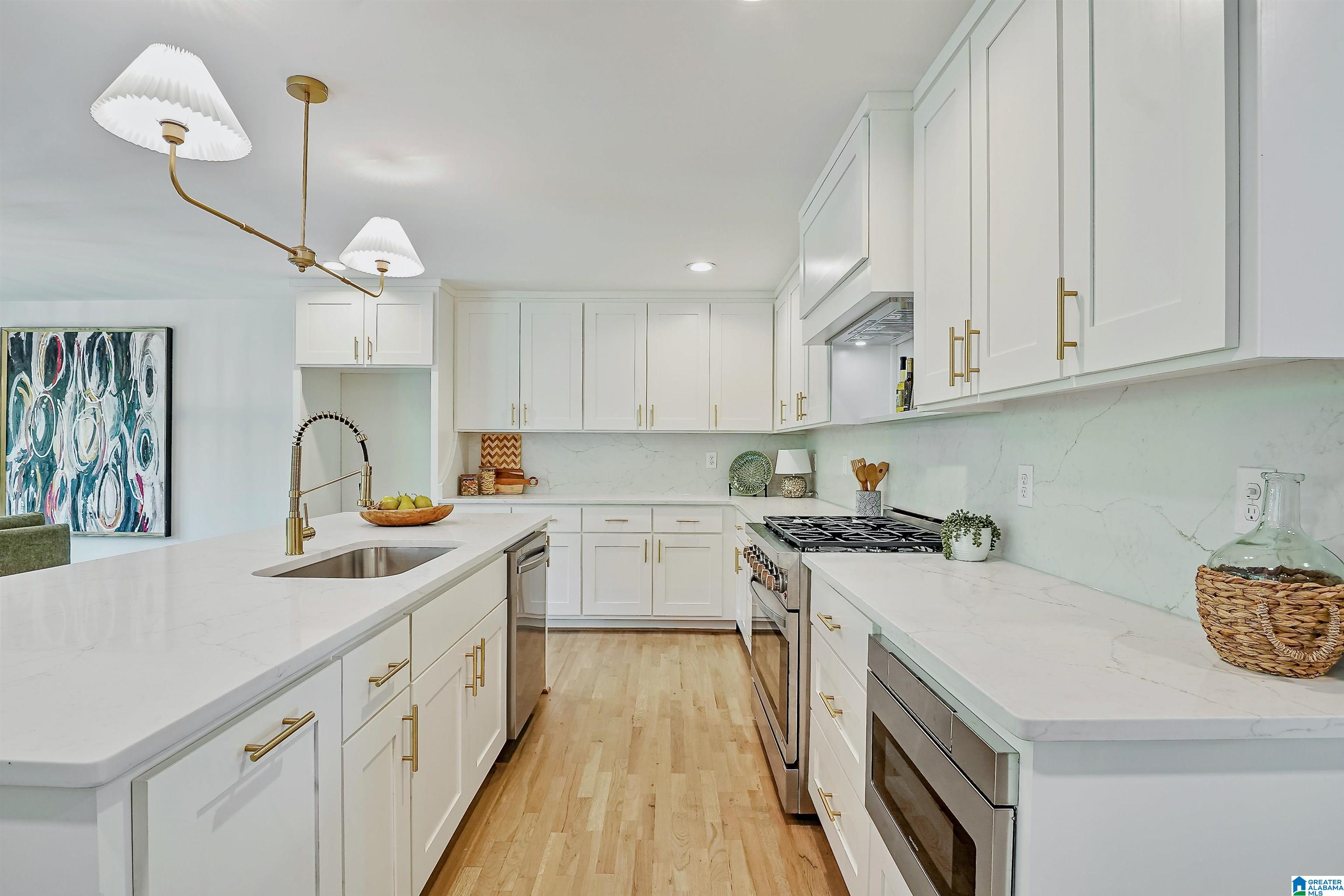 1739 Kensington Road Birmingham, AL 35209 - Photo 7 of 63