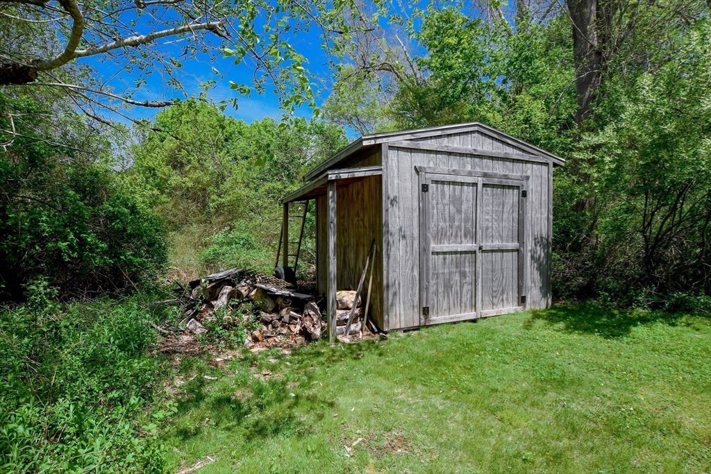 595 New Bedford Road Rochester, MA 02770 - Photo 34 of 37