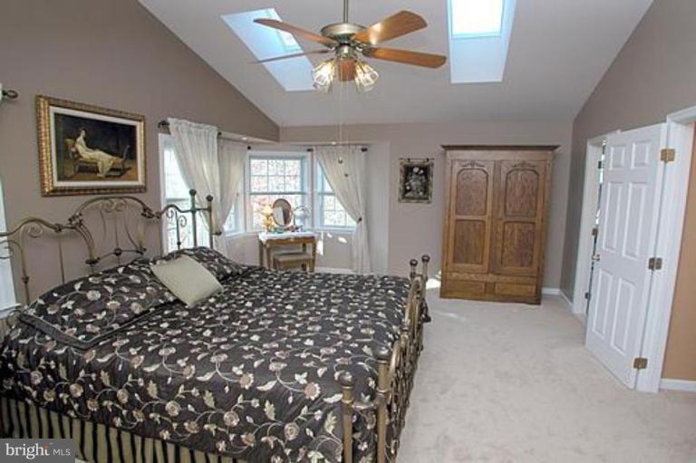 9986 Old Frederick Road Ellicott City, MD 21042 - Photo 22 of 30 a living room with furniture