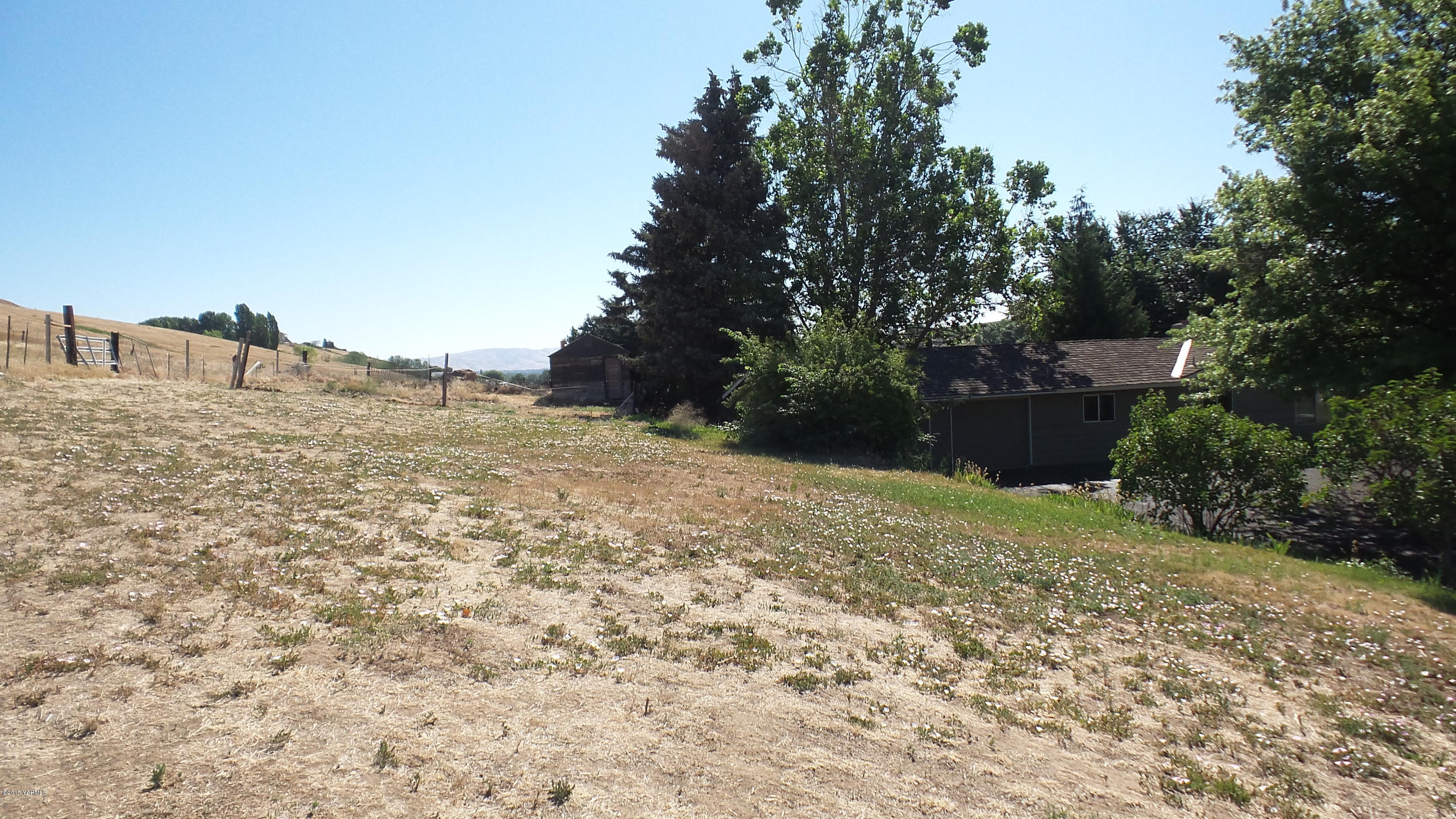 71 West Canyon Road Yakima, WA 98908 - Photo 19 of 19 a view of outdoor space and yard