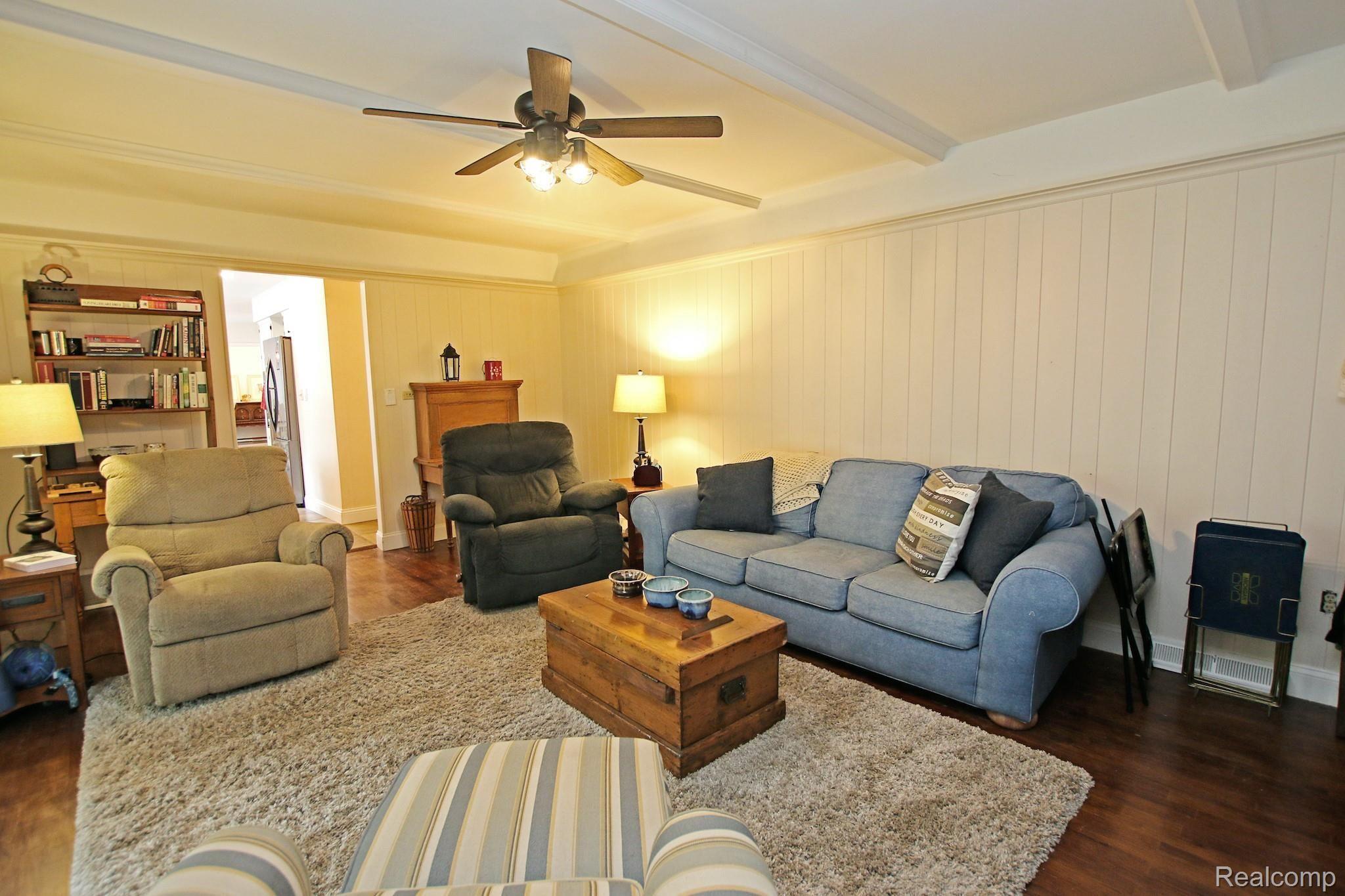 426 Old Bridge Road Grand Blanc, MI 48439 - Photo 24 of 27 24) Family Room.jpg