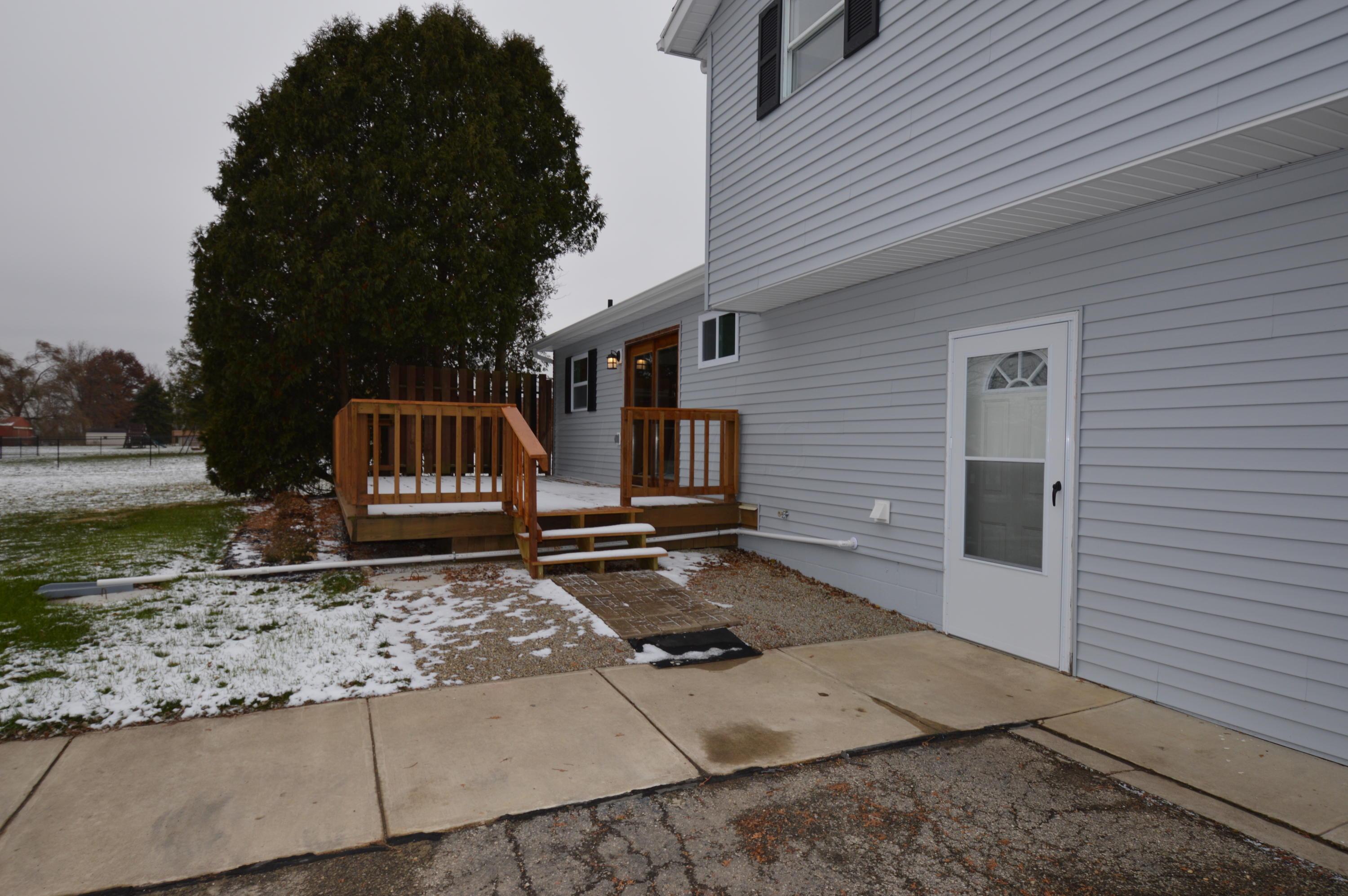 6141 Old Columbus Road Springfield, OH 45502 - Photo 3 of 25