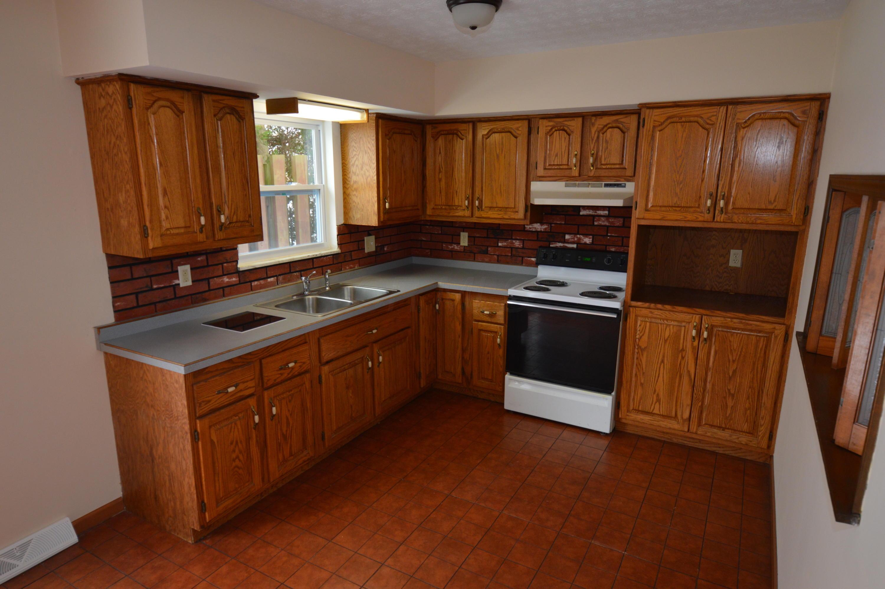 6141 Old Columbus Road Springfield, OH 45502 - Photo 6 of 25