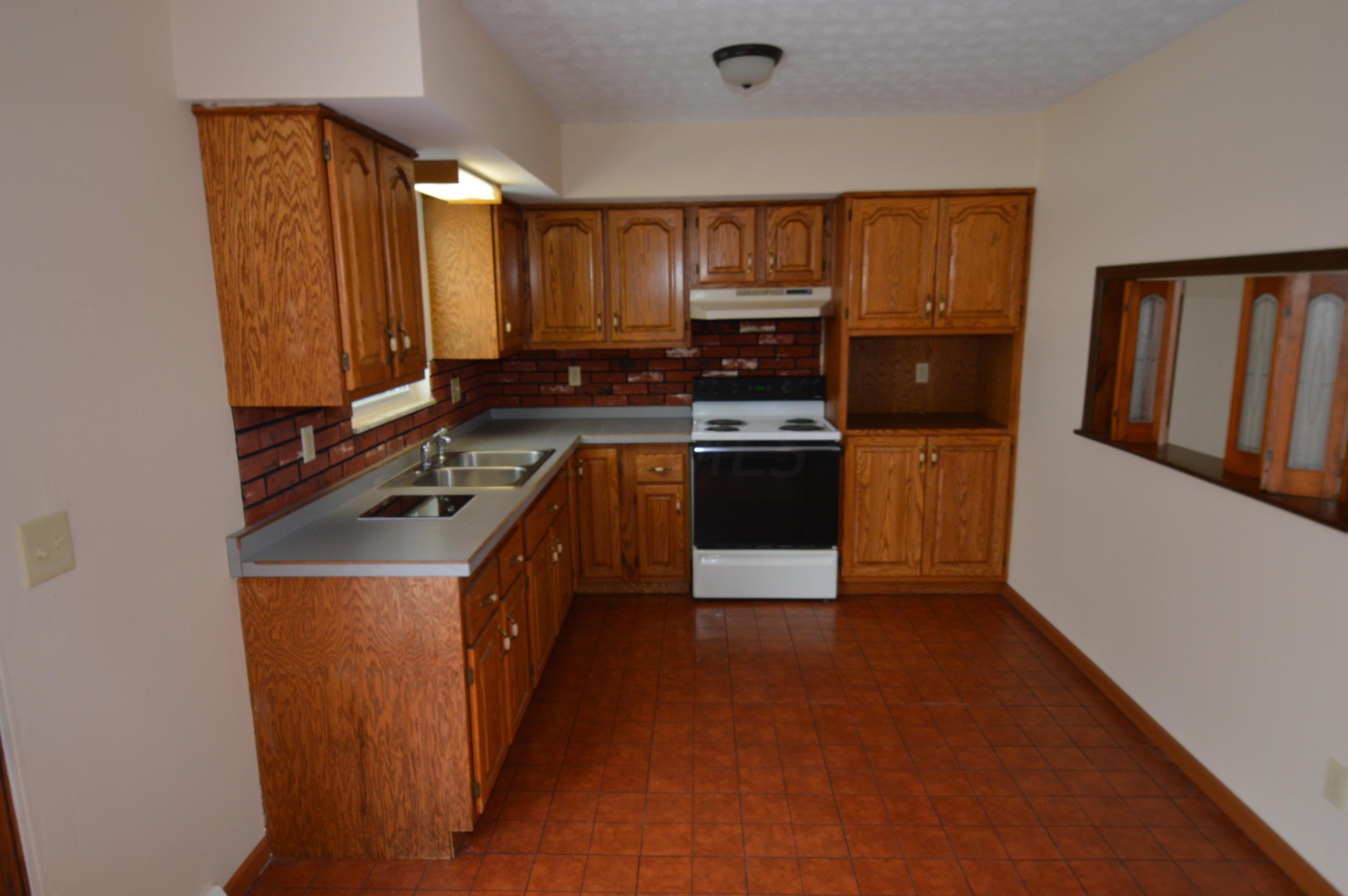 6141 Old Columbus Road Springfield, OH 45502 - Photo 7 of 25