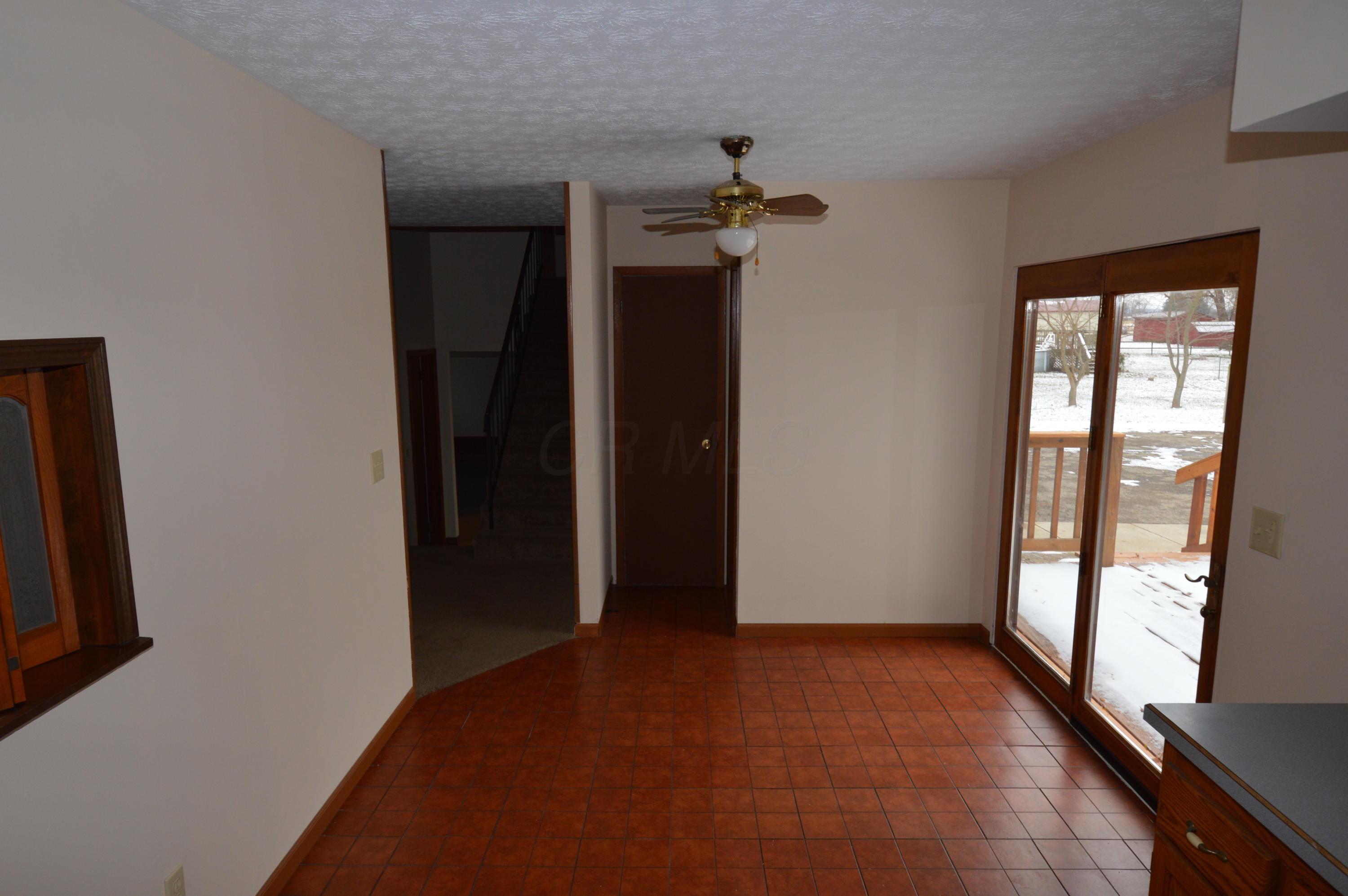 6141 Old Columbus Road Springfield, OH 45502 - Photo 8 of 25