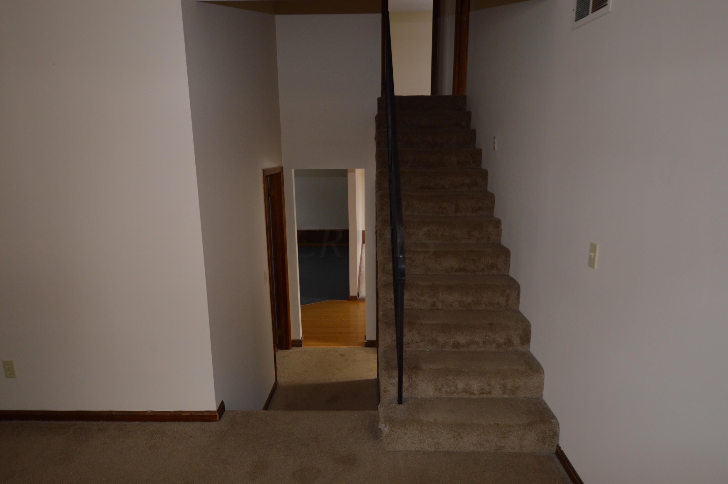 6141 Old Columbus Road Springfield, OH 45502 - Photo 9 of 25